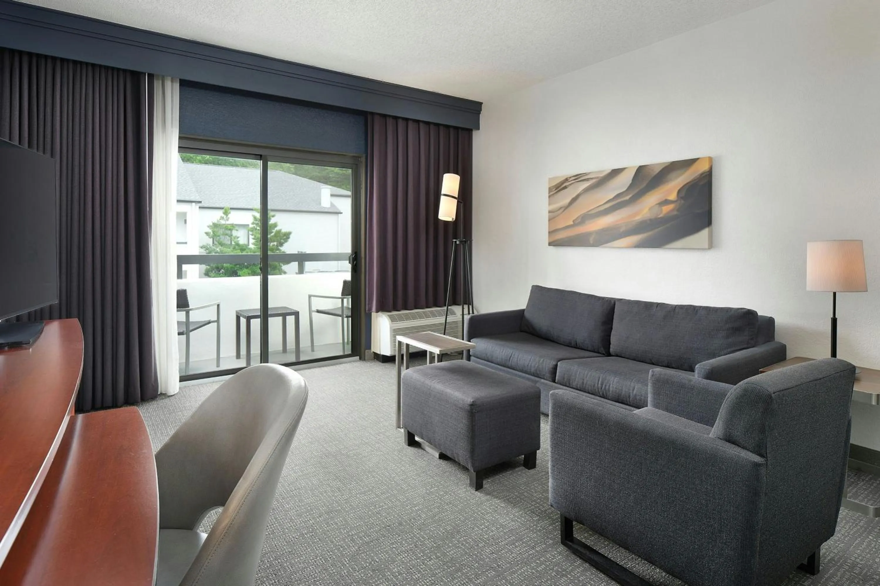 Living room in Courtyard Charlotte Arrowood