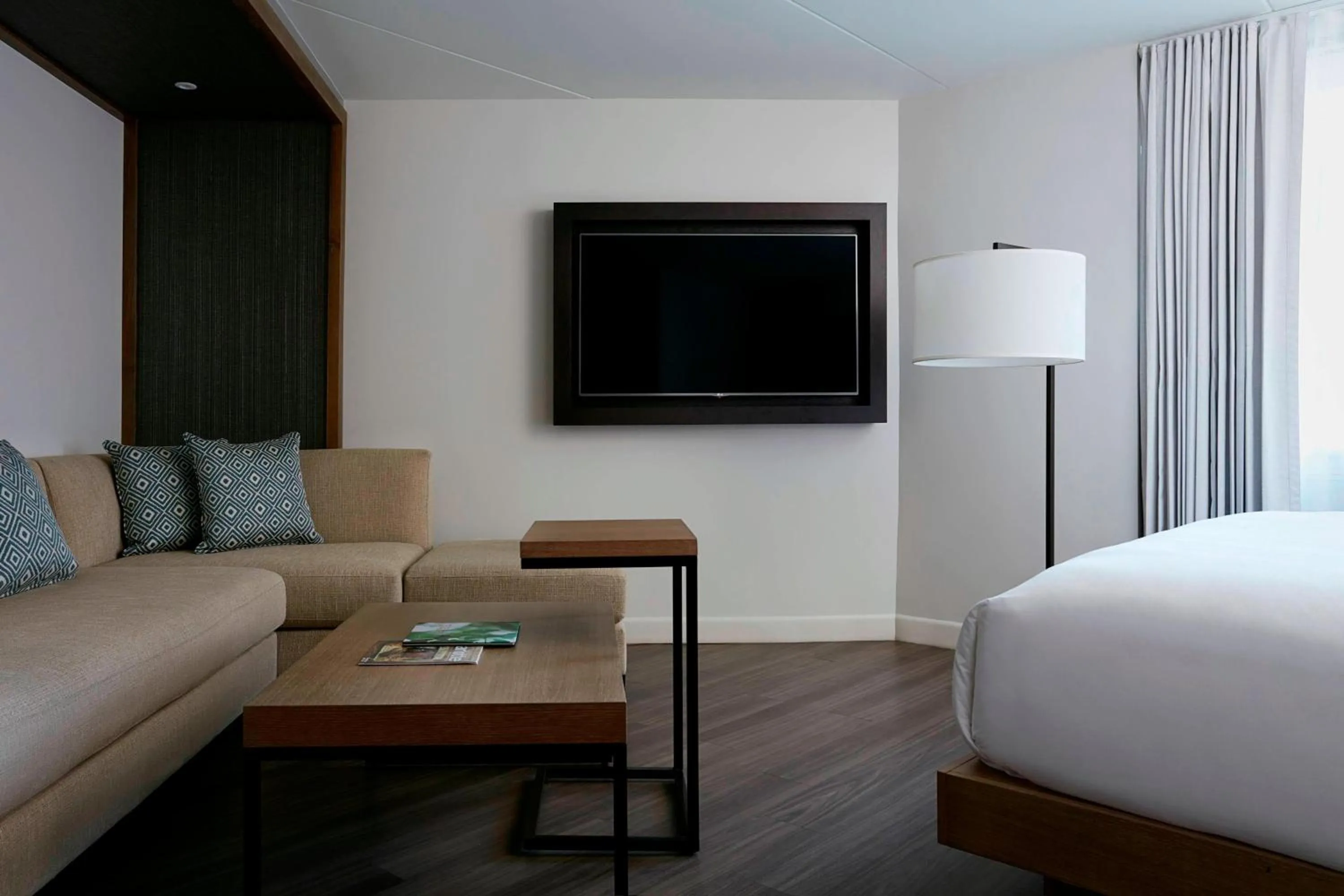 Photo of the whole room, Bed in Charlotte Marriott City Center