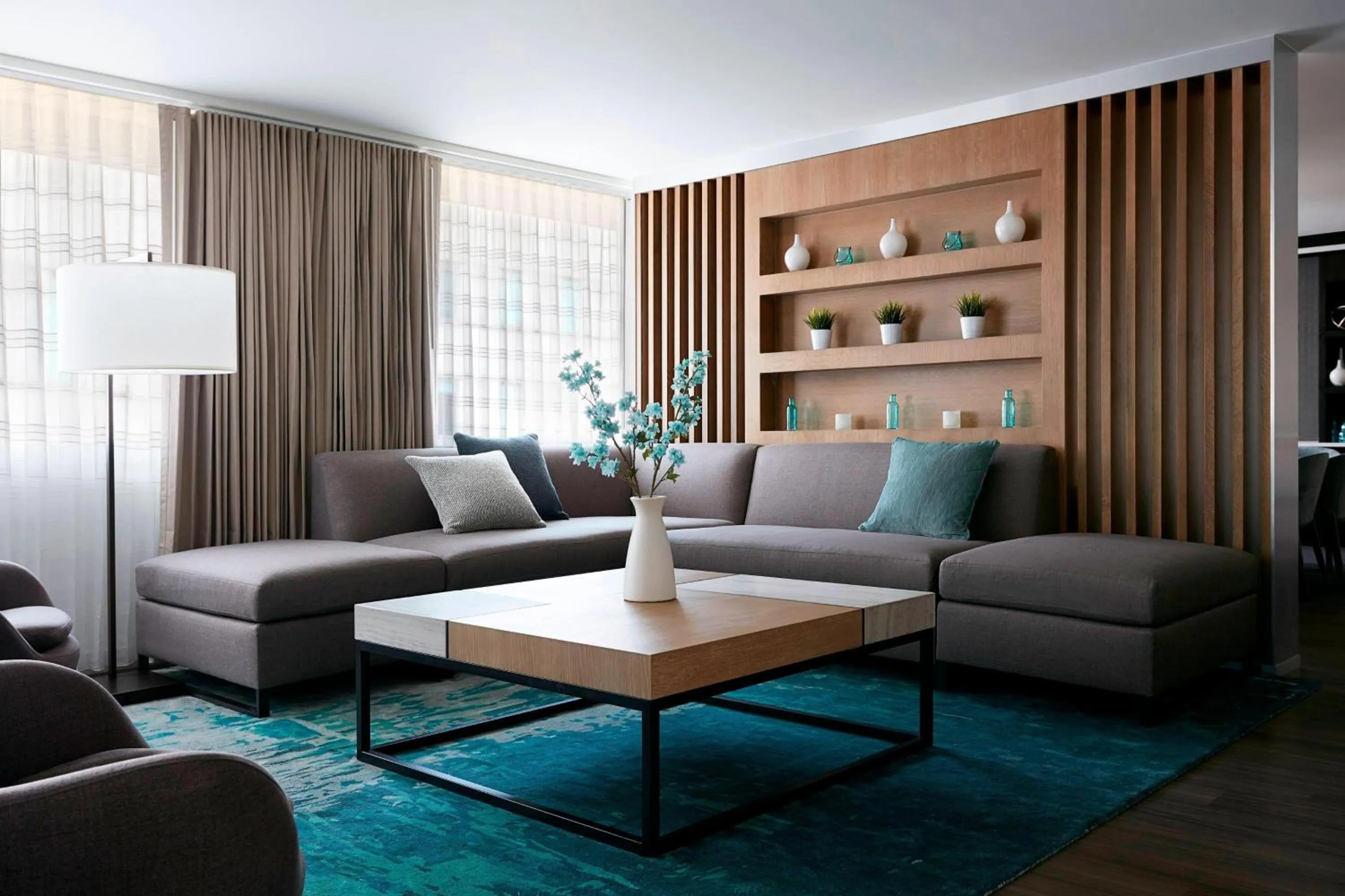 Living room in Charlotte Marriott City Center