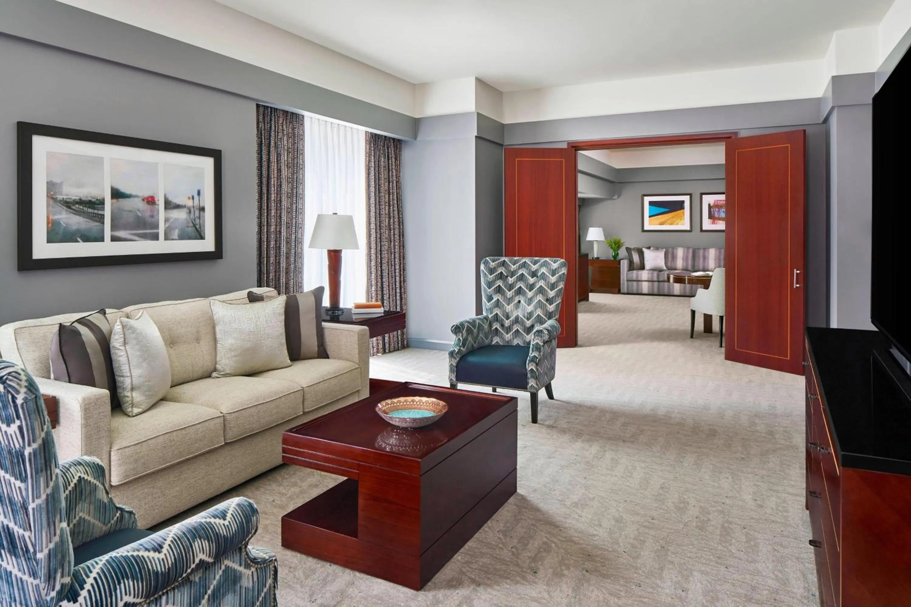 Living room, Bed in The Ritz-Carlton, Charlotte