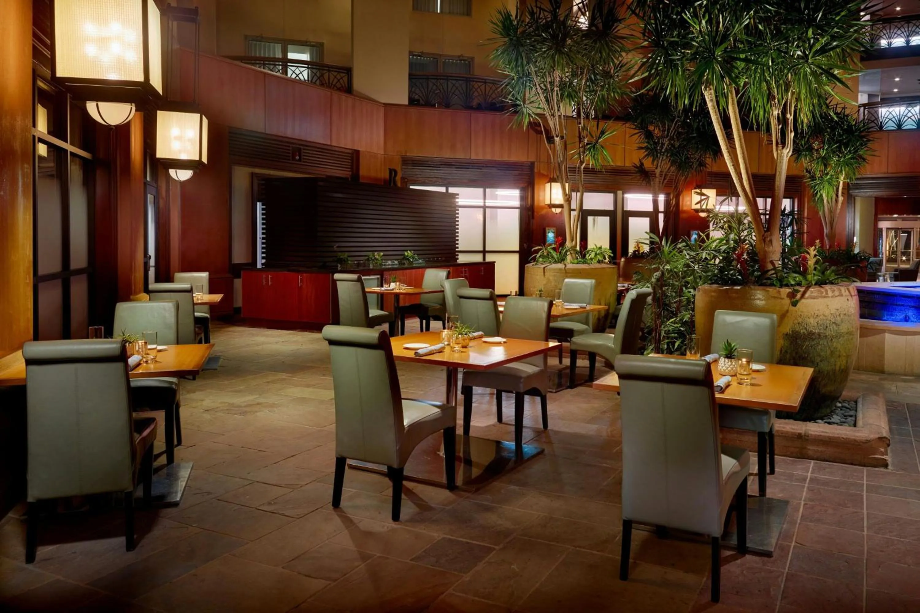 Restaurant/places to eat in Renaissance Charlotte SouthPark Hotel