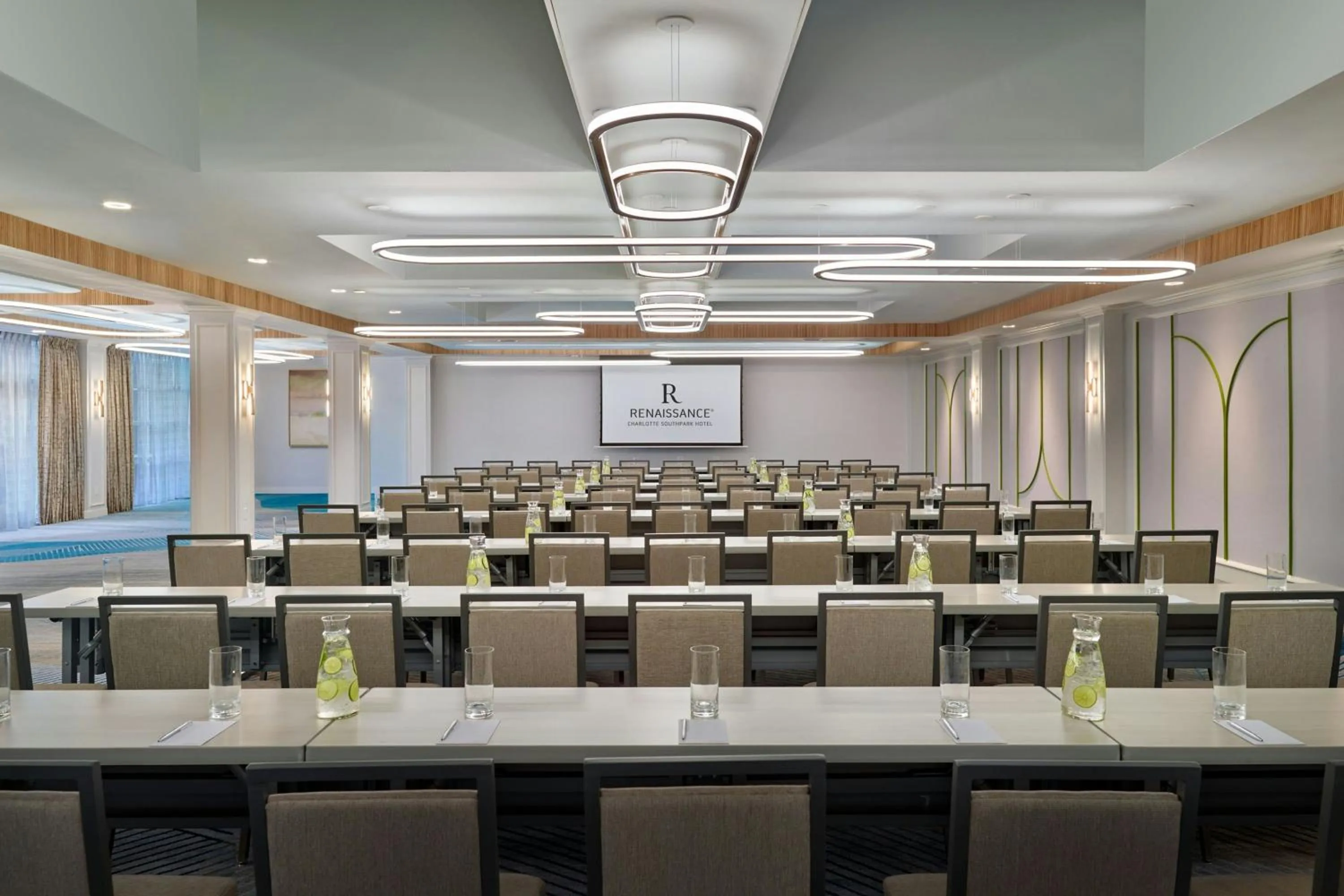 Meeting/conference room in Renaissance Charlotte SouthPark Hotel