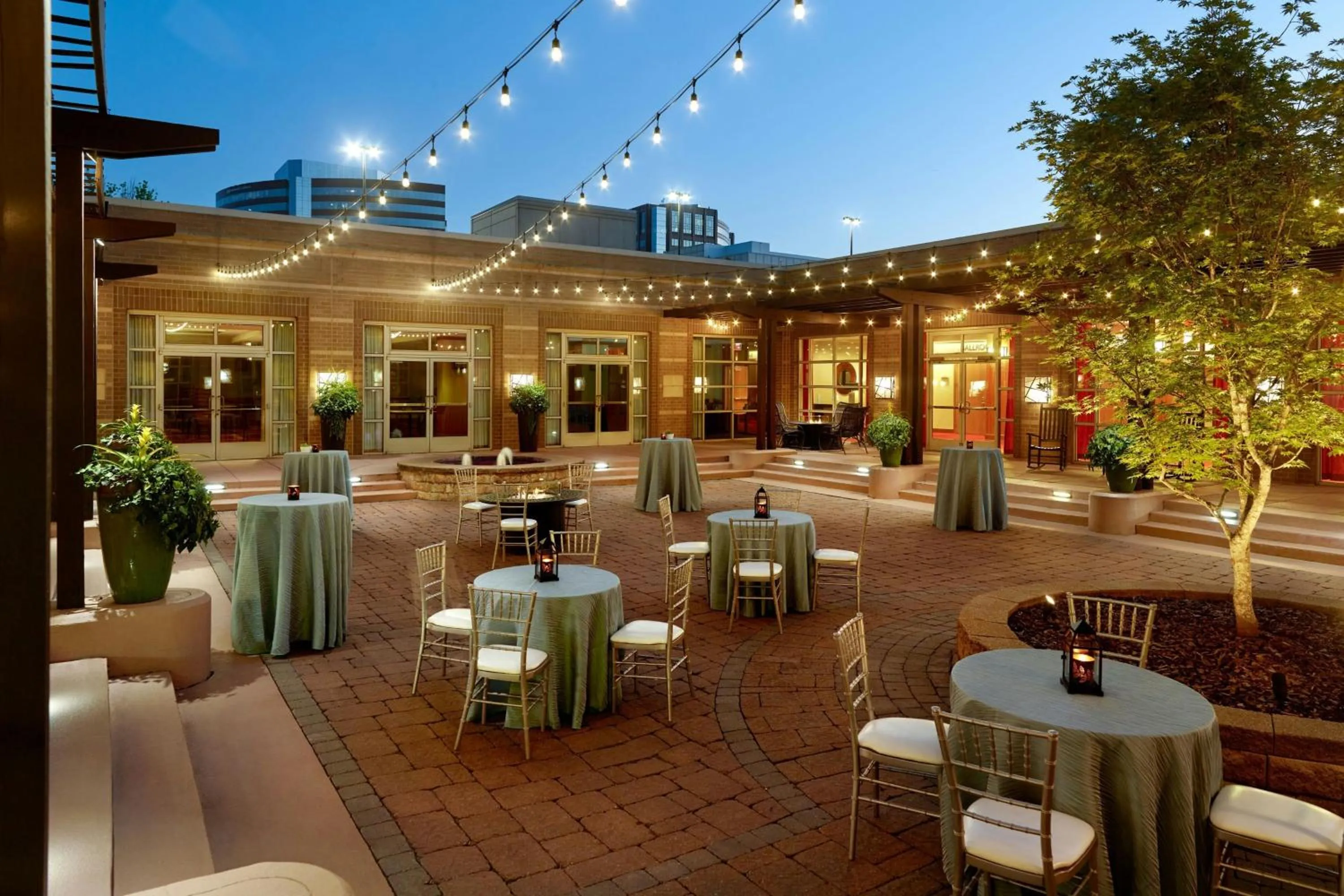 Lobby or reception in Renaissance Charlotte SouthPark Hotel