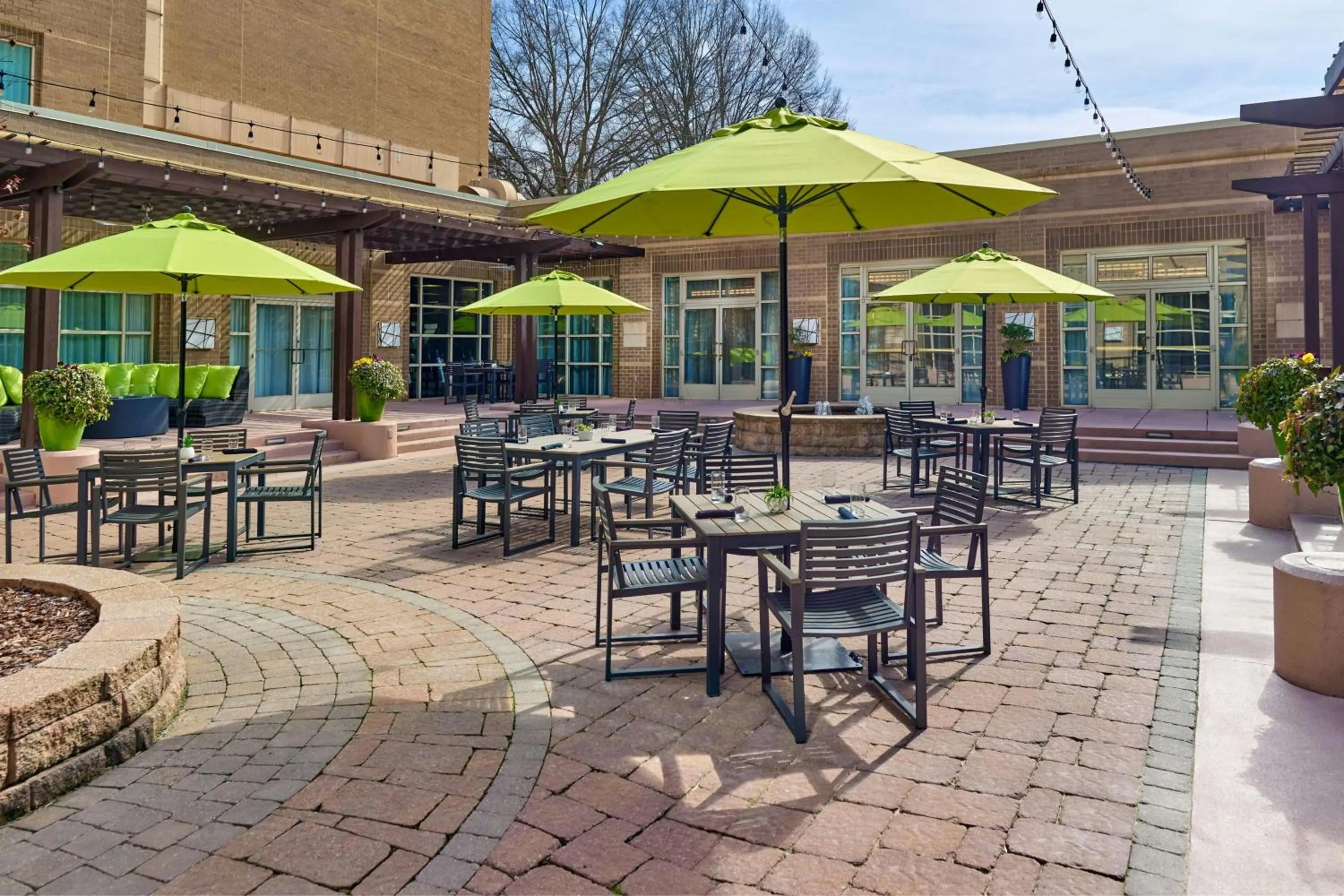 Restaurant/places to eat in Renaissance Charlotte SouthPark Hotel