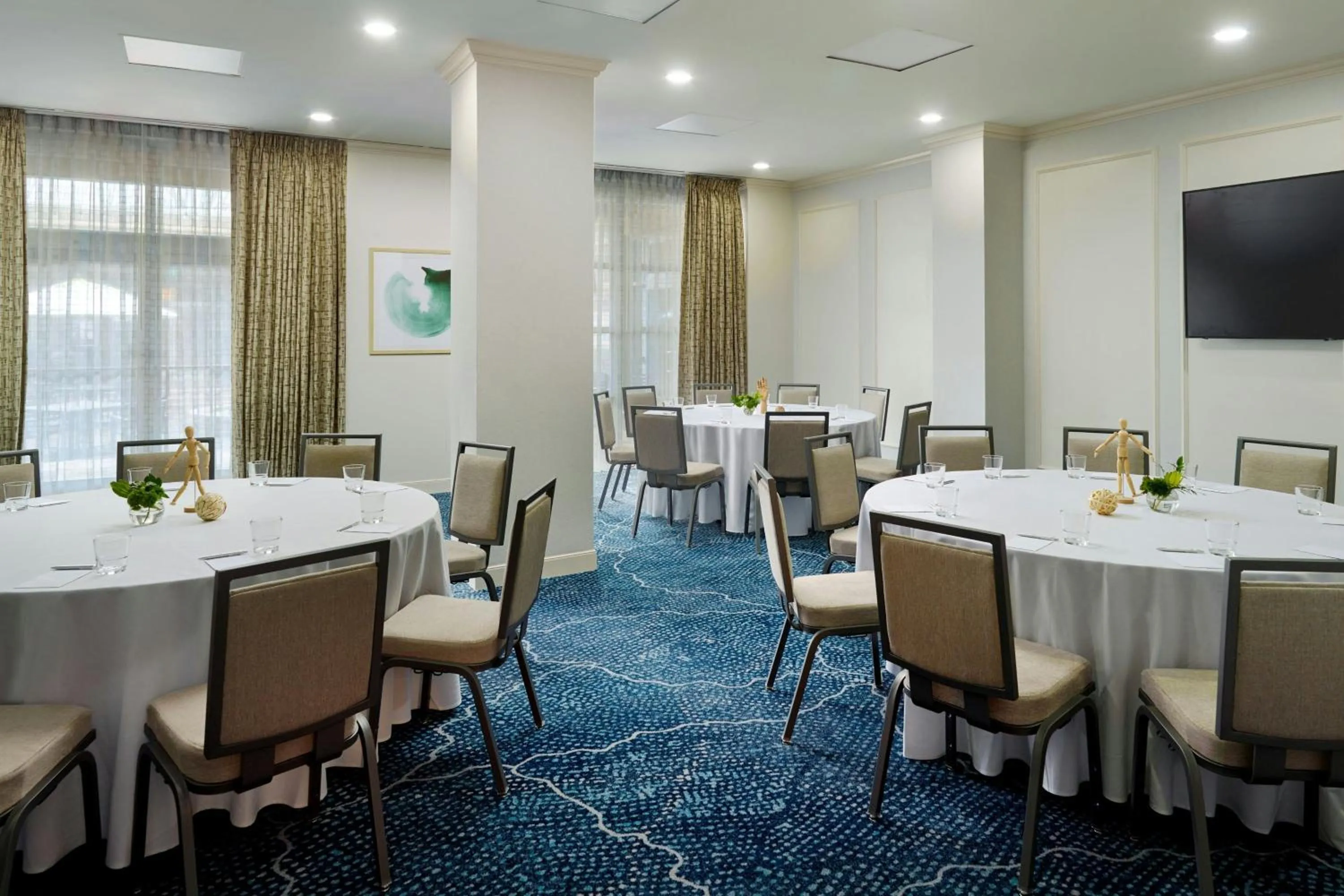 Meeting/conference room in Renaissance Charlotte SouthPark Hotel