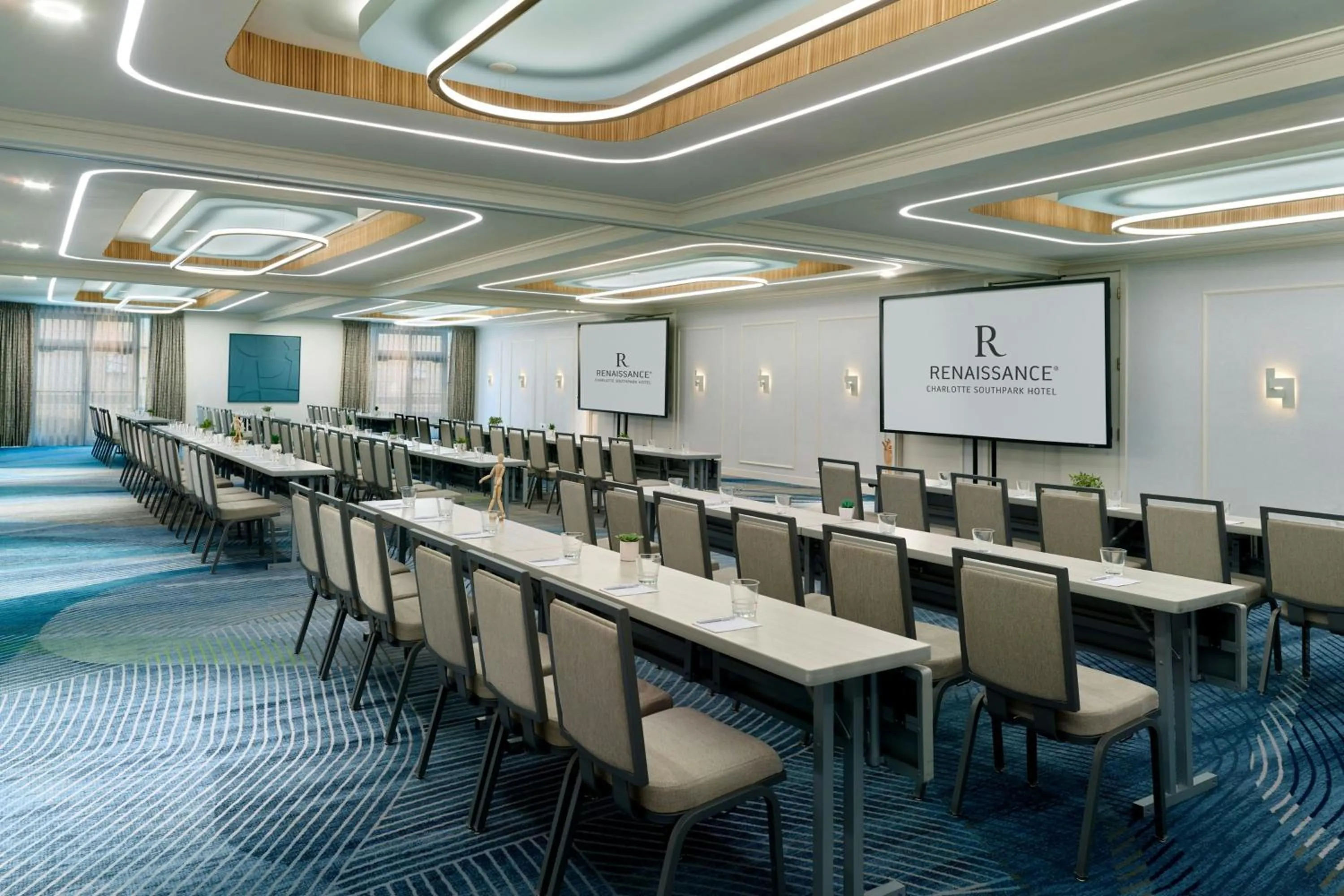 Meeting/conference room in Renaissance Charlotte SouthPark Hotel
