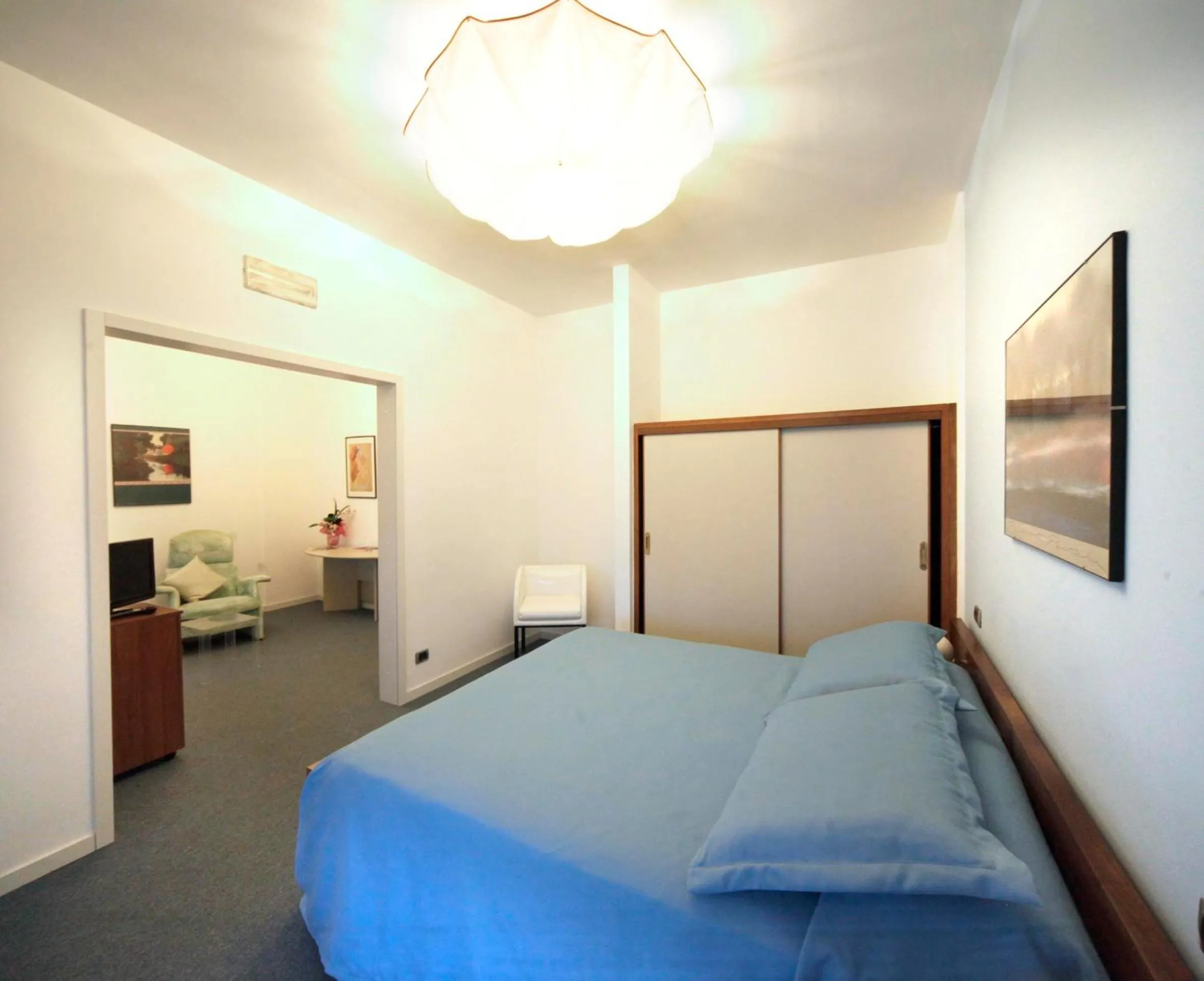 Photo of the whole room in Il Cascinalenuovo