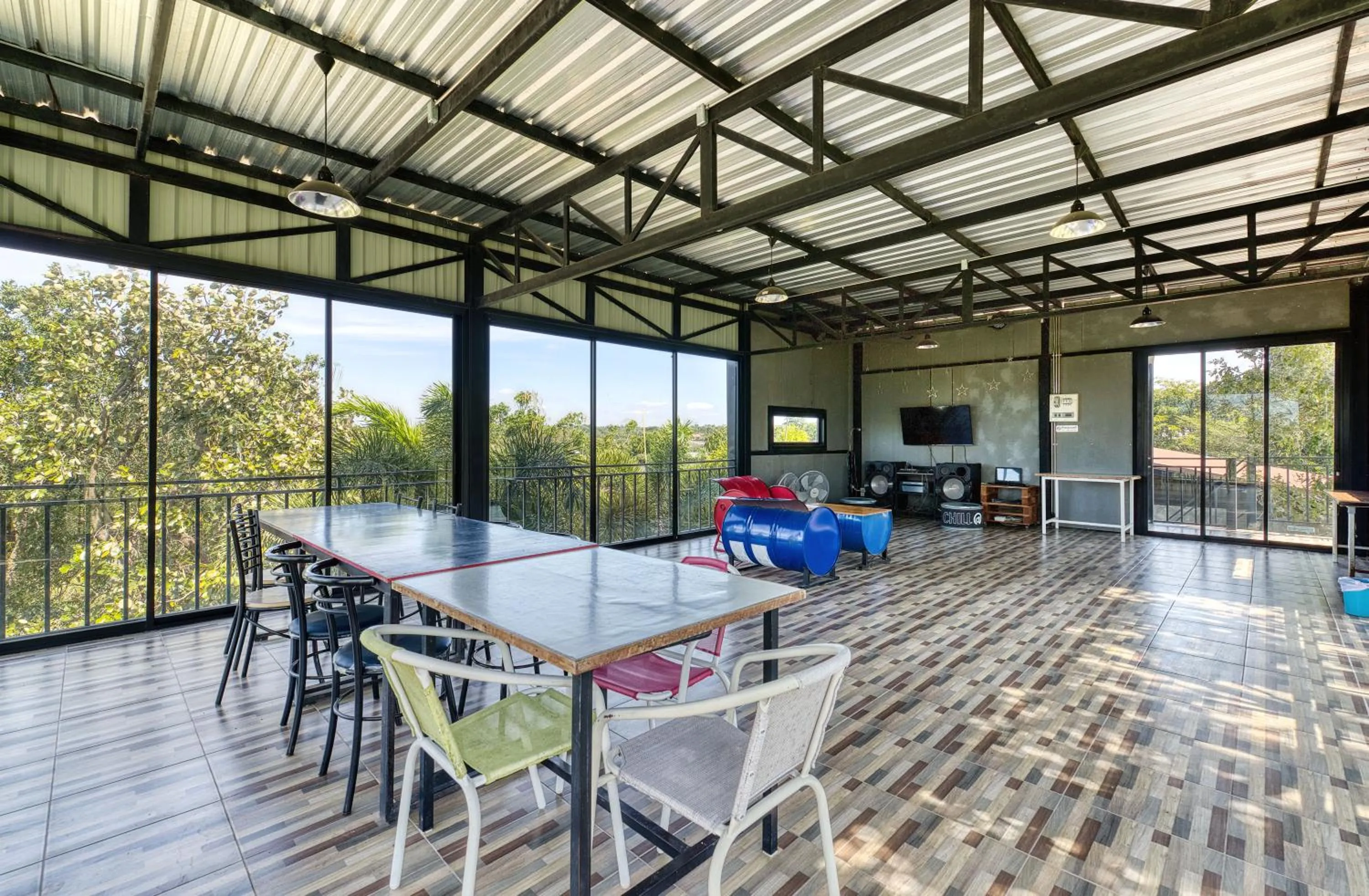 Dining area in Chill at Hill