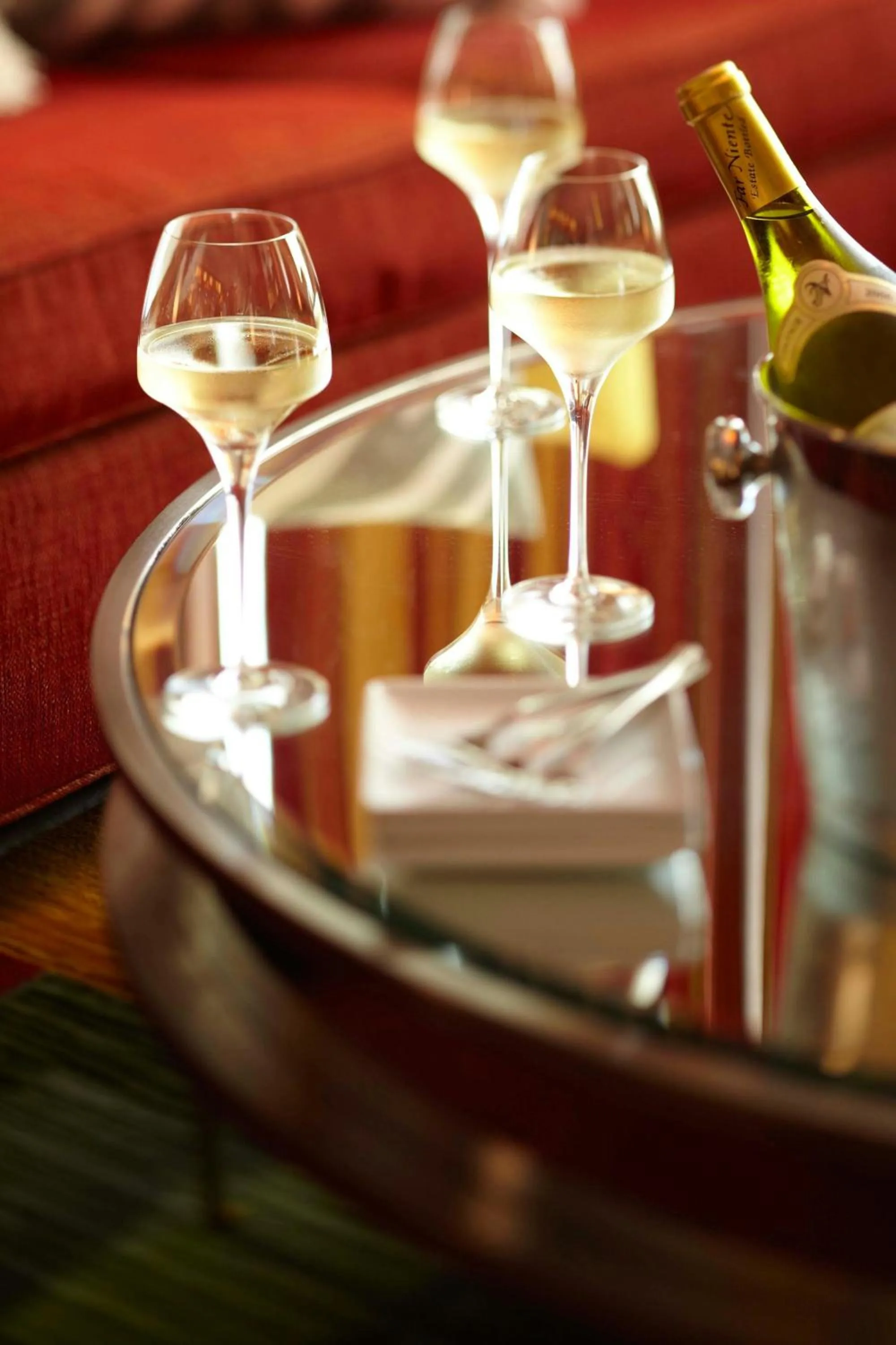 Lounge or bar in Renaissance Columbus Downtown Hotel