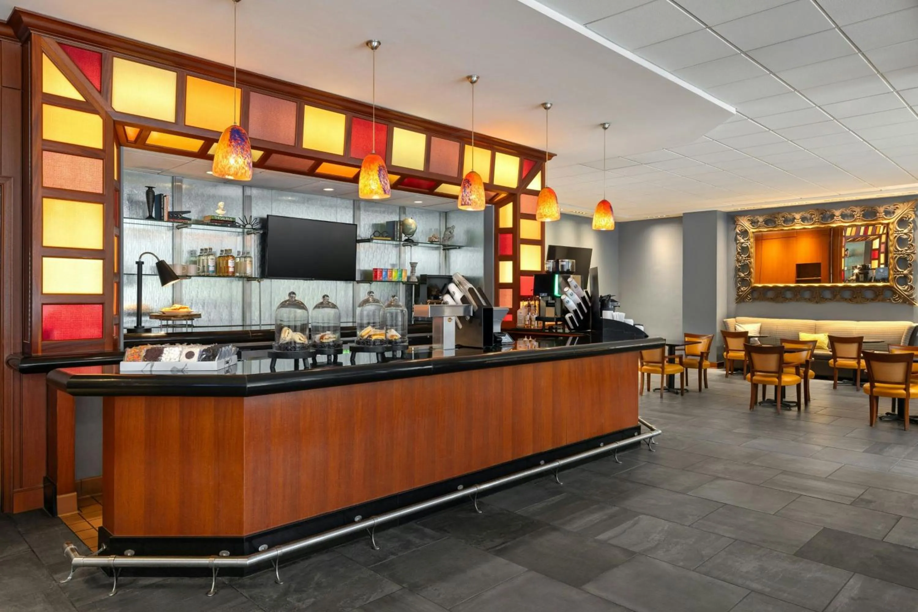 Restaurant/places to eat in Renaissance Columbus Downtown Hotel