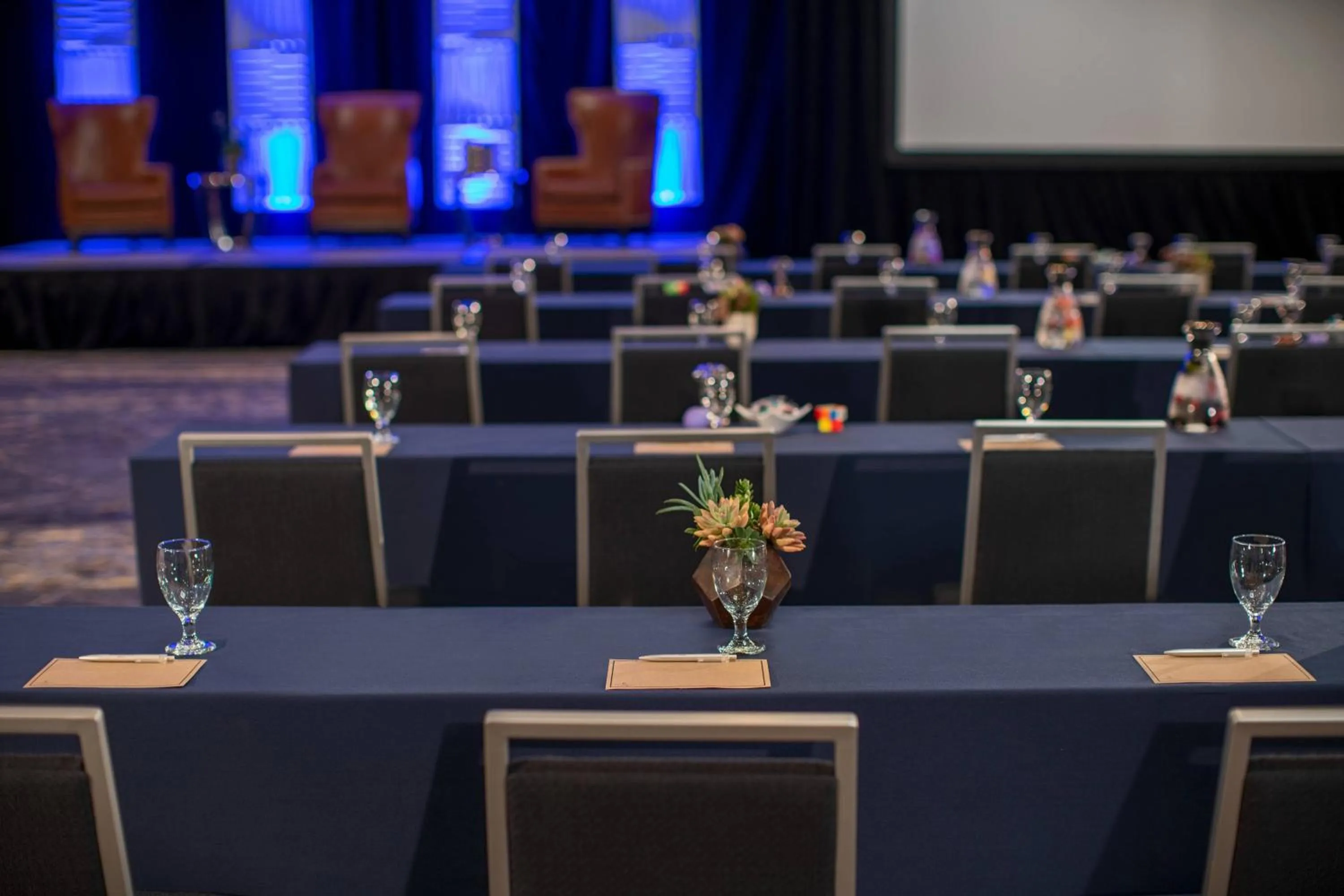 Meeting/conference room in Renaissance Columbus Downtown Hotel
