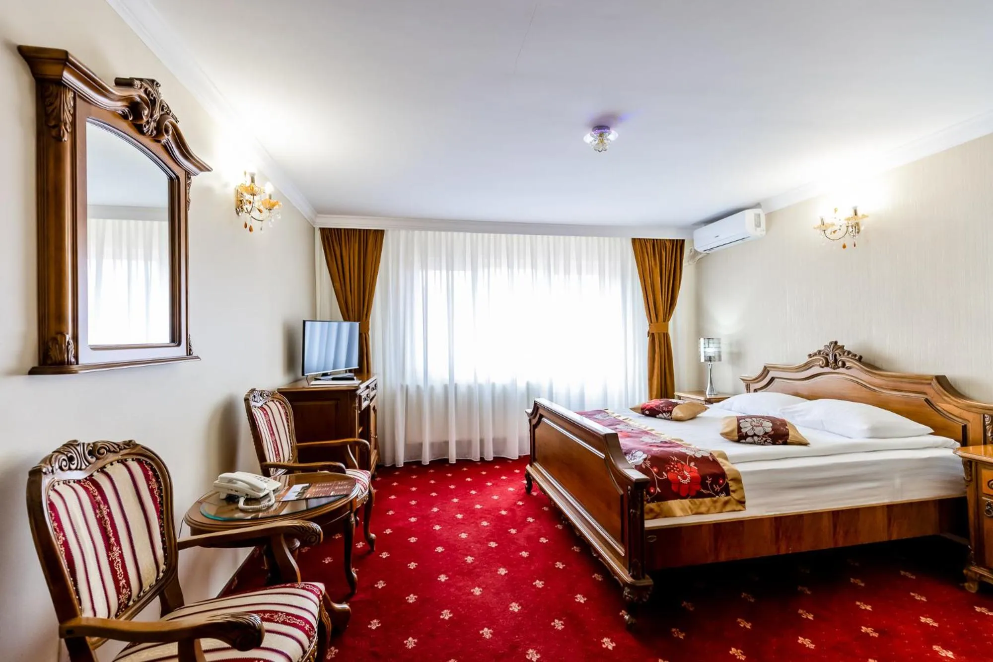 Bed in Hotel Capitol