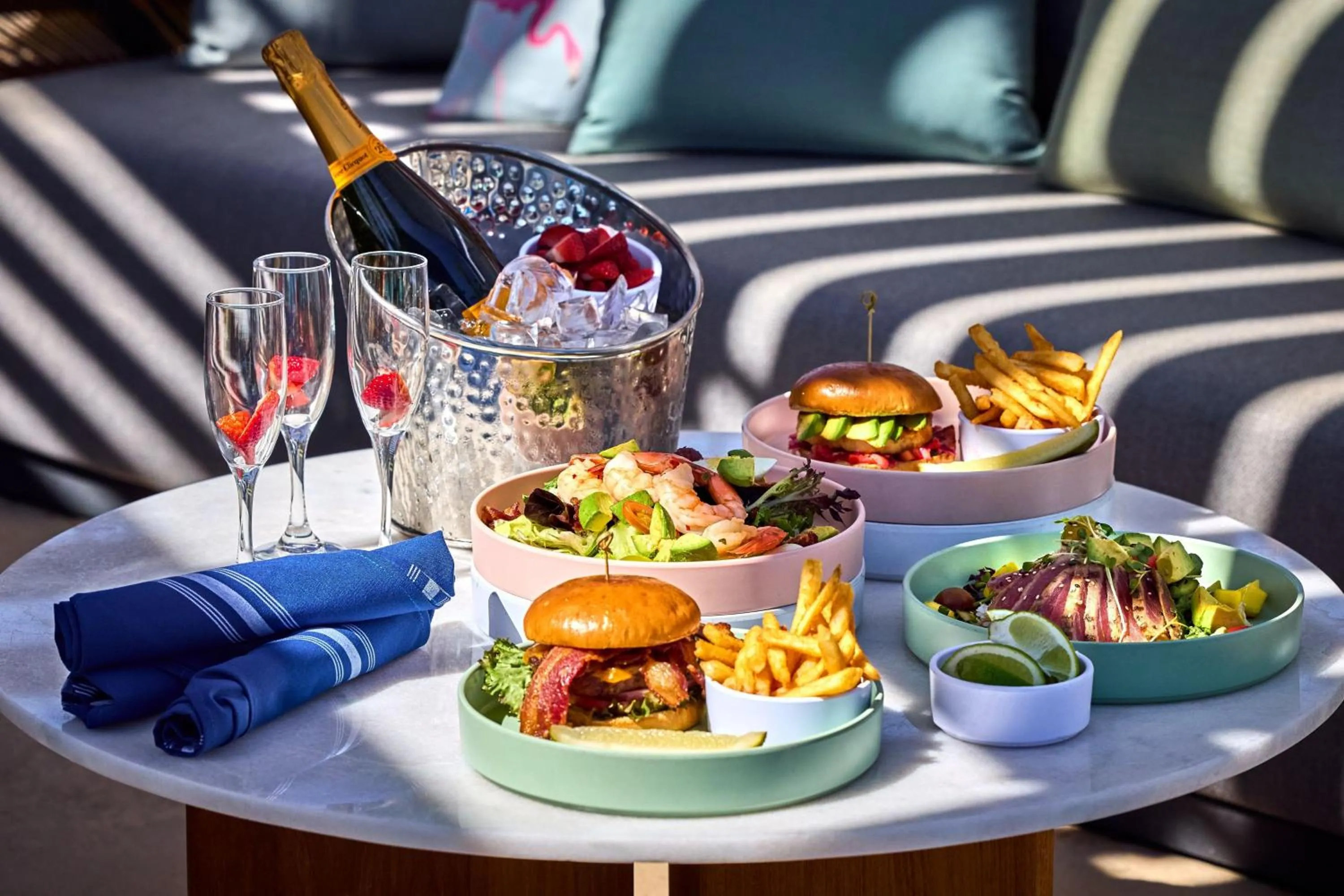 Lounge or bar in JW Marriott Desert Springs Resort & Spa