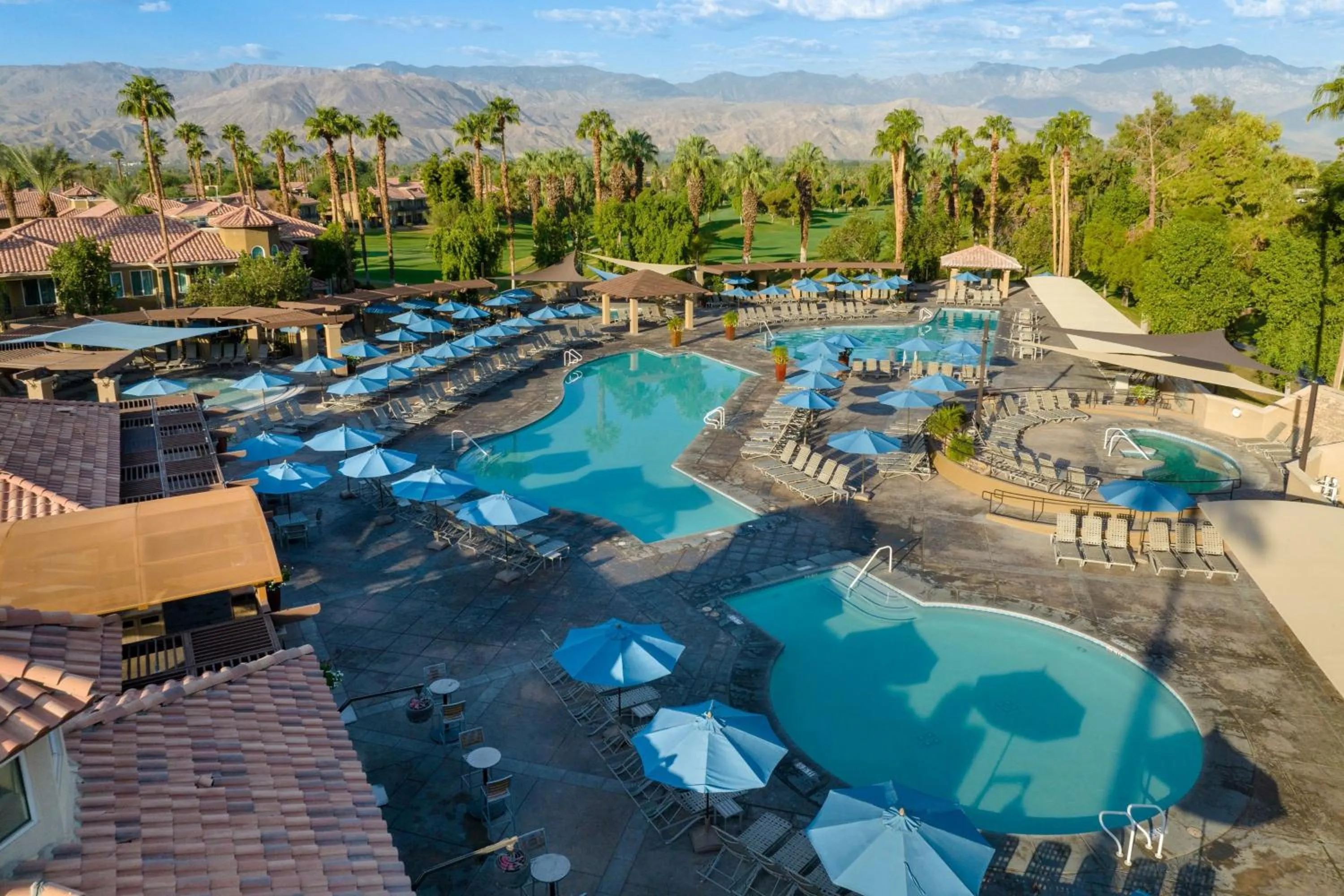 Swimming pool in Marriott's Desert Springs Villas I