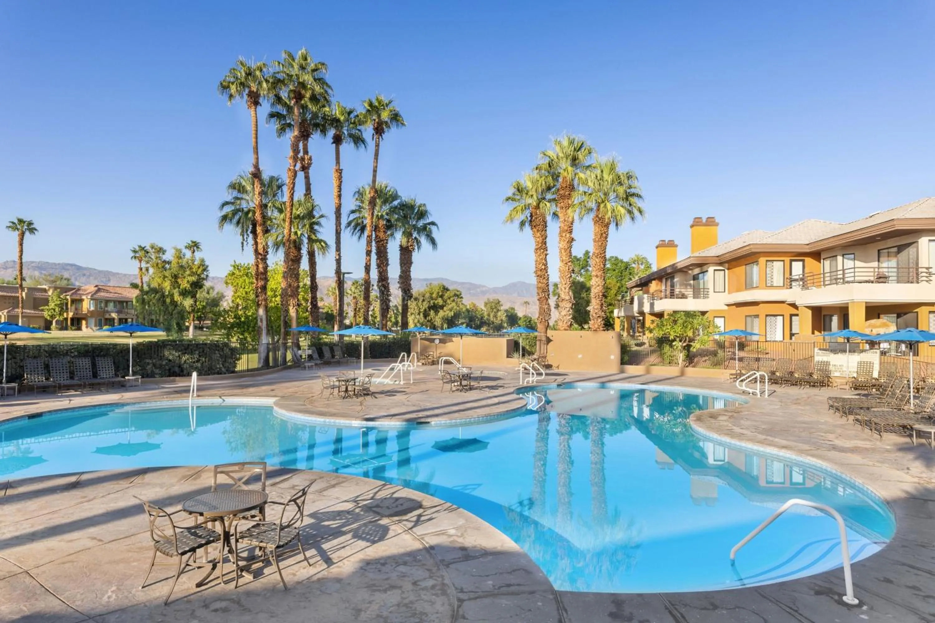Swimming pool in Marriott's Desert Springs Villas I