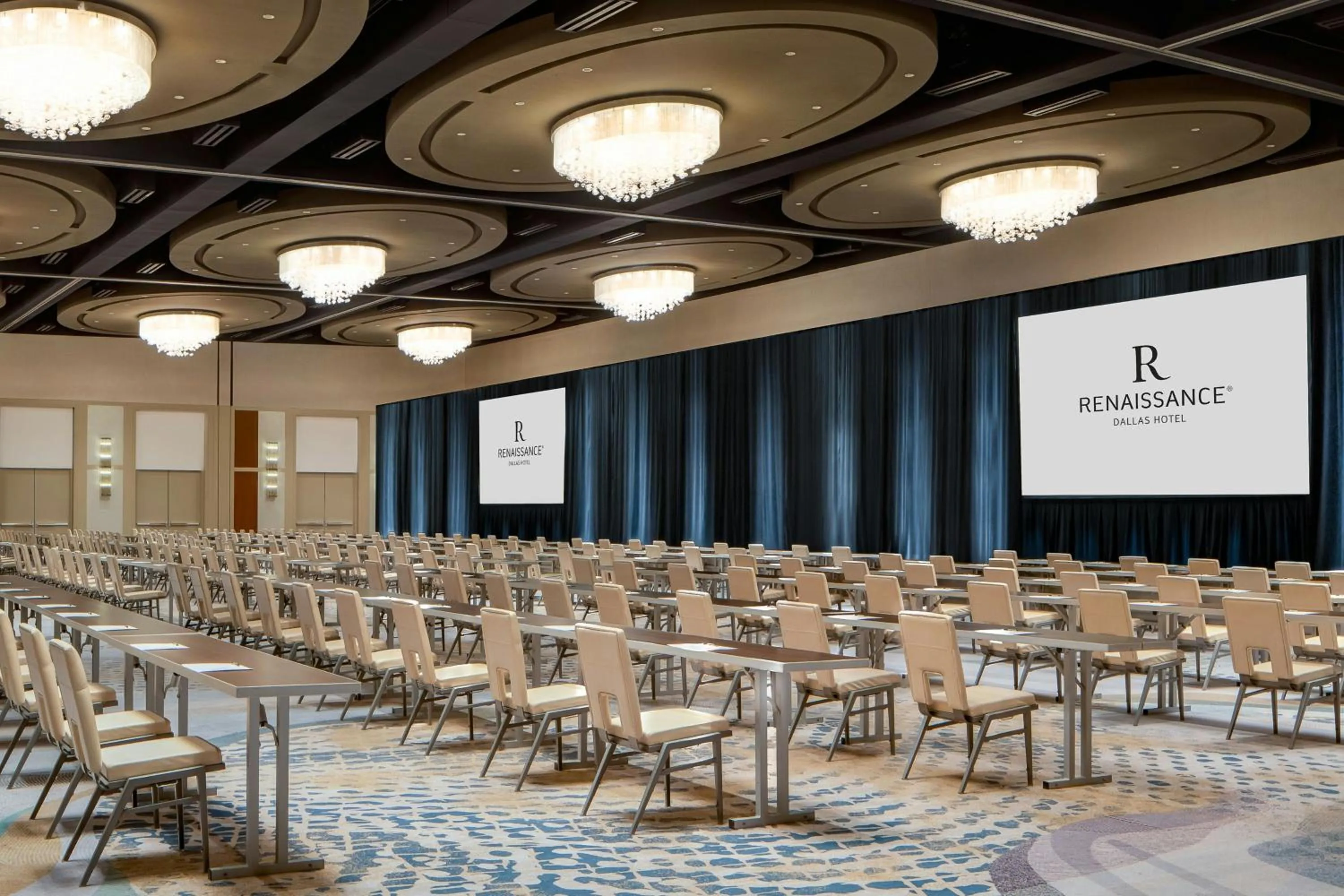 Meeting/conference room in Renaissance Dallas Hotel