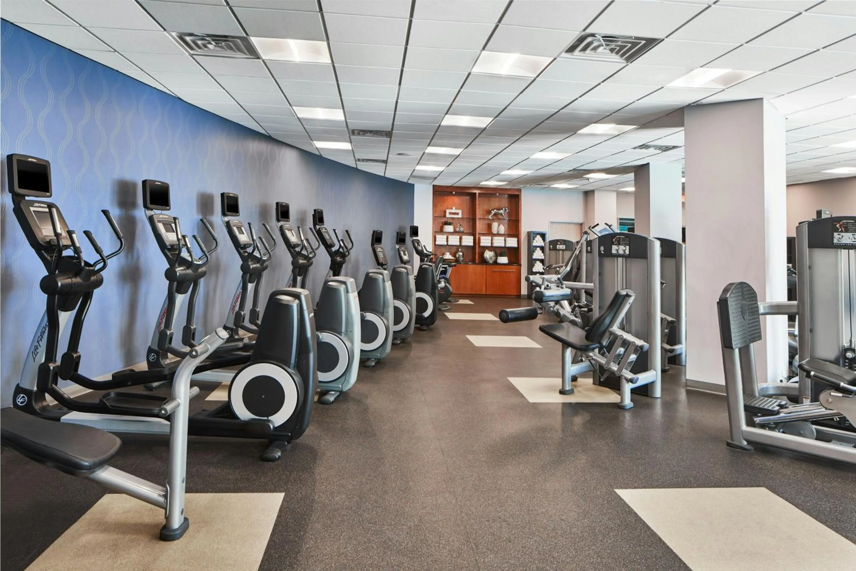 Fitness centre/facilities in Renaissance Dallas Hotel