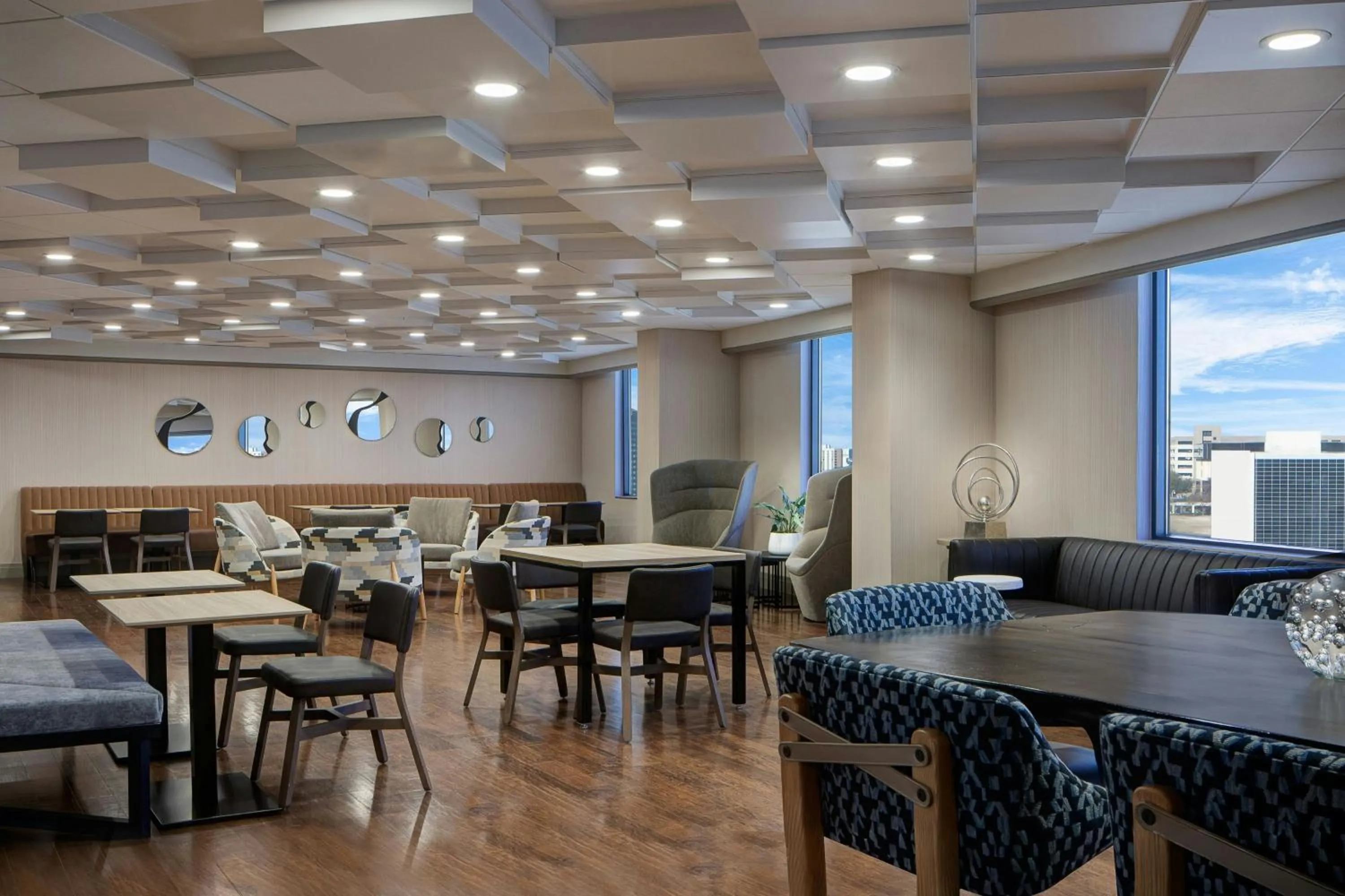 Meeting/conference room in Renaissance Dallas Hotel