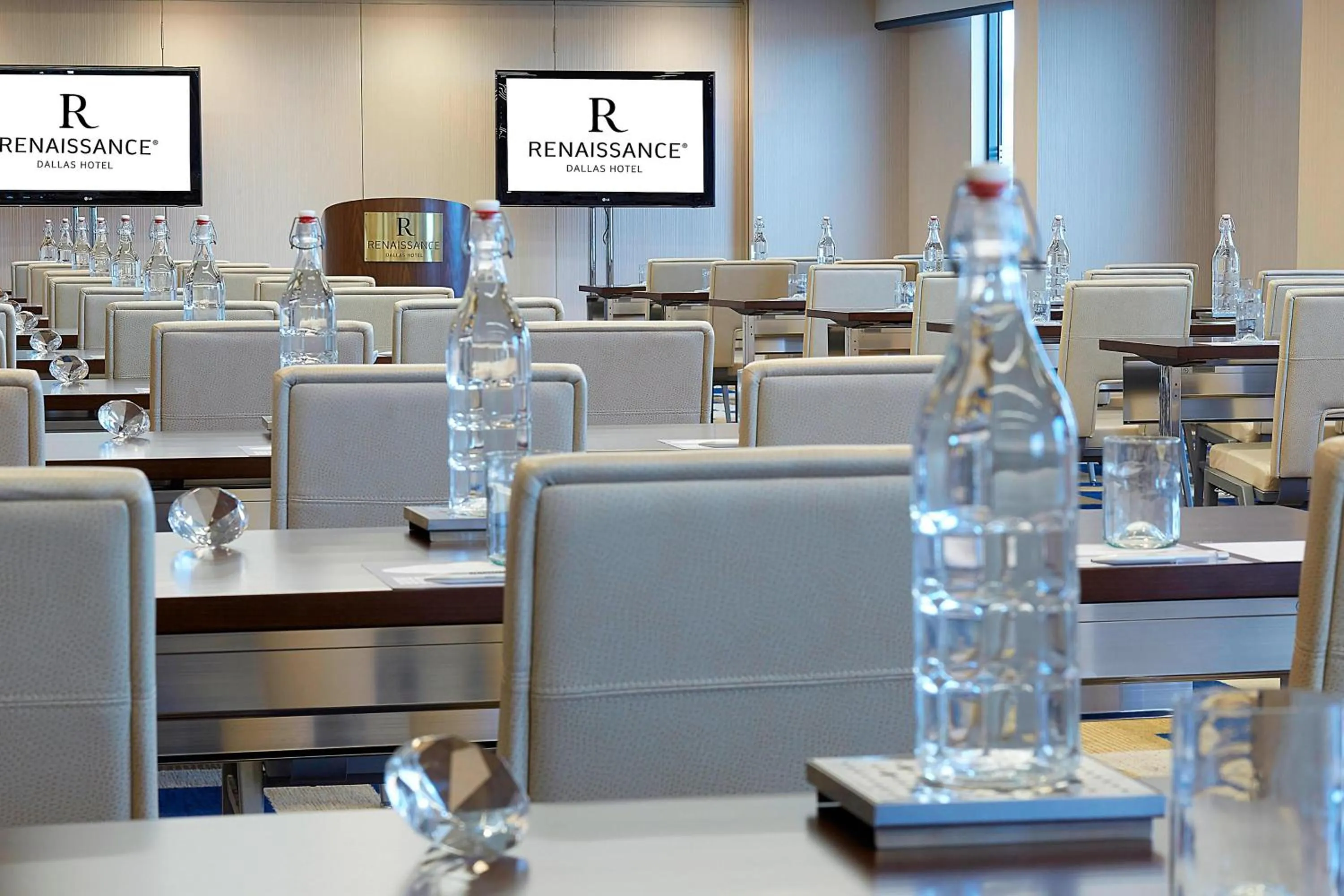 Meeting/conference room in Renaissance Dallas Hotel