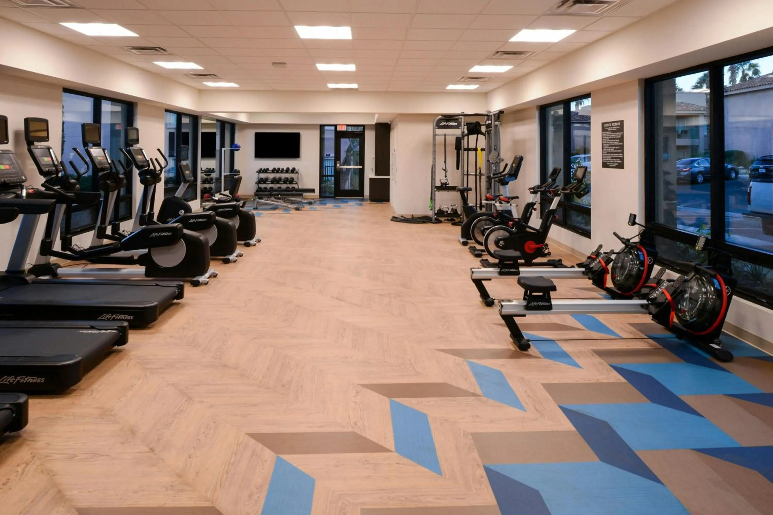 Fitness centre/facilities in Courtyard Palm Desert