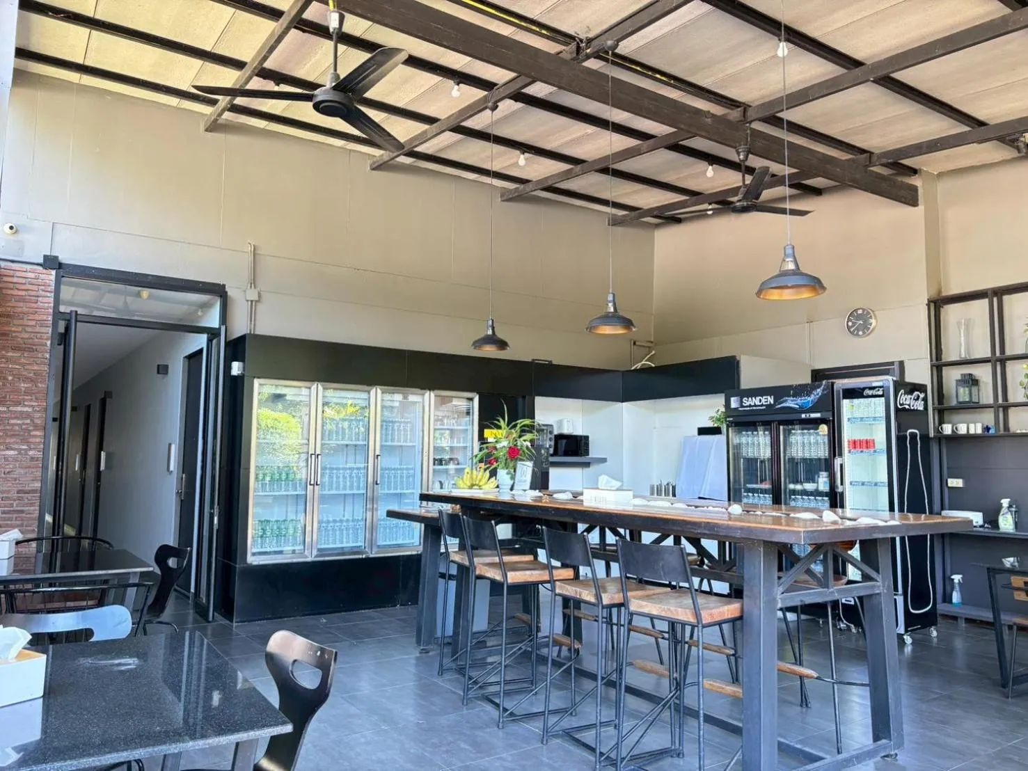 Restaurant/places to eat in i-river chiangmai