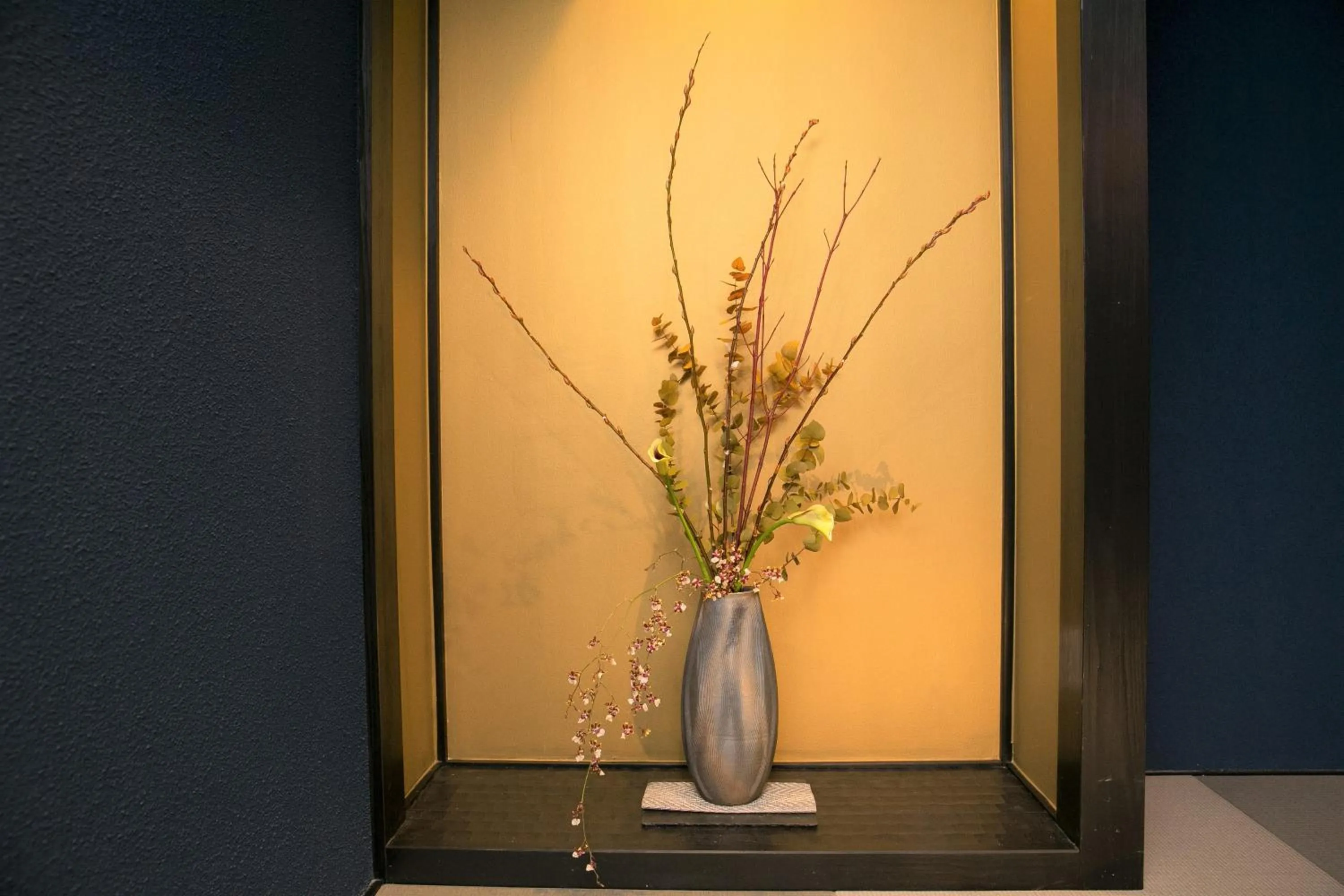 Area and facilities in Hosta Umekoji Akari