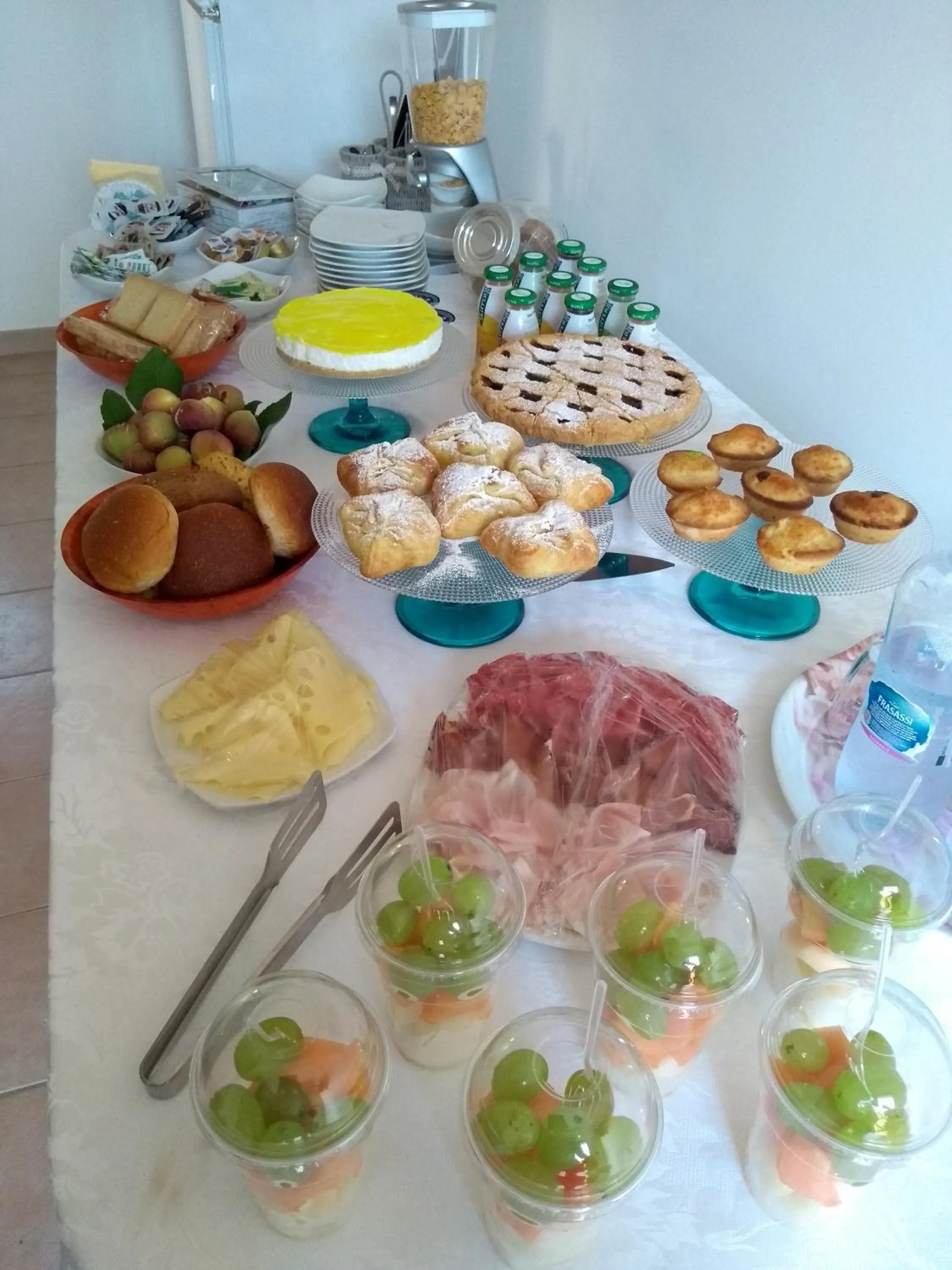 Buffet breakfast in B & B Pietra Vecchia