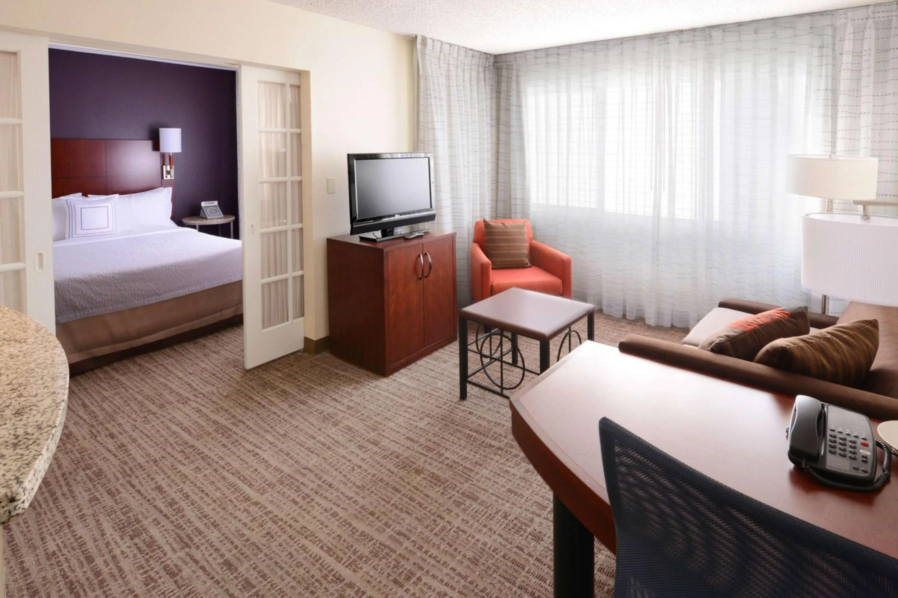 Photo of the whole room, Bed in Sonesta ES Suites Dallas Central Expressway