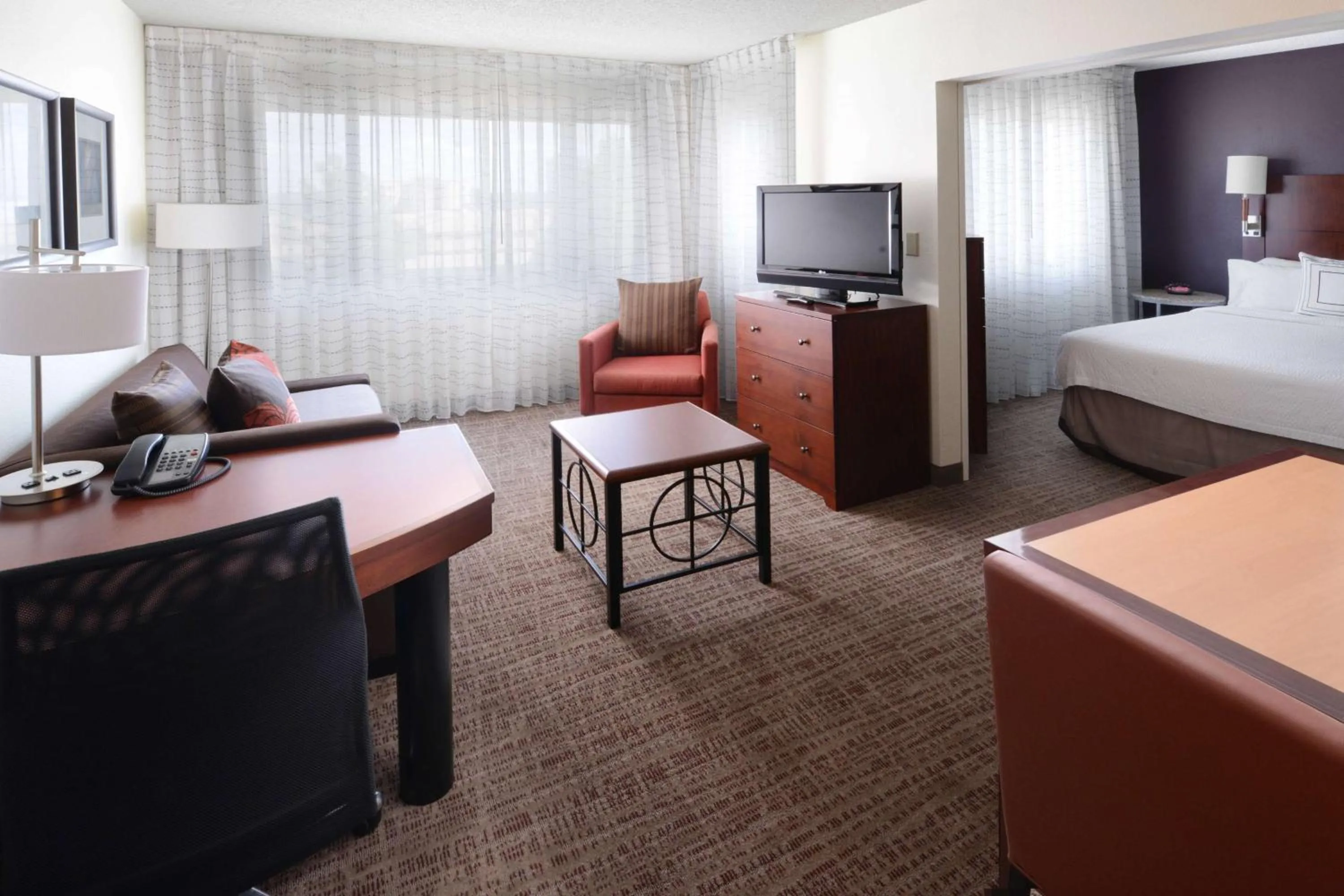 Photo of the whole room, Bed in Sonesta ES Suites Dallas Central Expressway