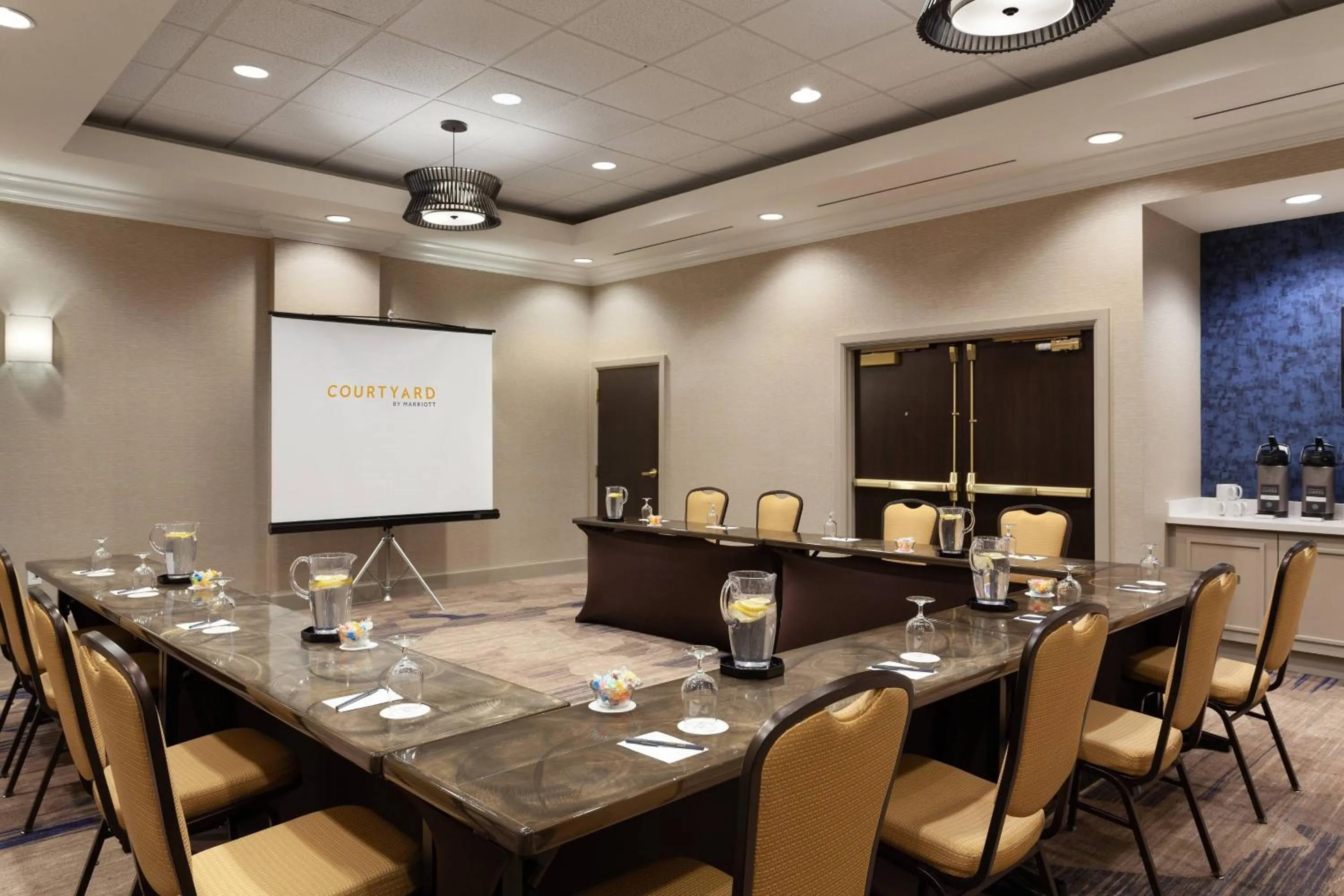 Meeting/conference room in Courtyard by Marriott Orlando Lake Buena Vista in the Marriott Village