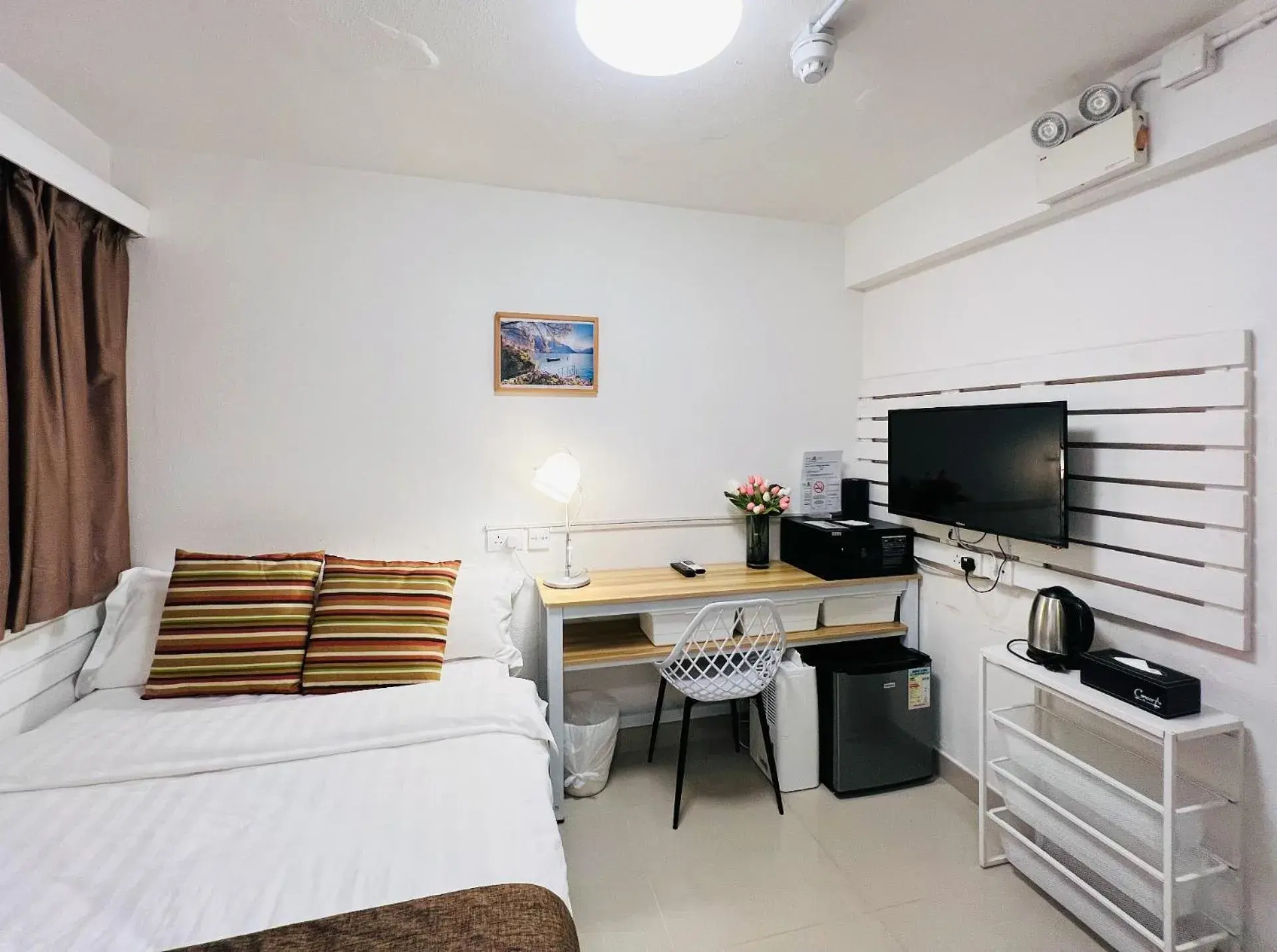 Standard Double Bed Room (No Pet Accommodations) in Bayshore Inn Standard Double Bed Room (No Pet Accommodations) in Bayshore Inn