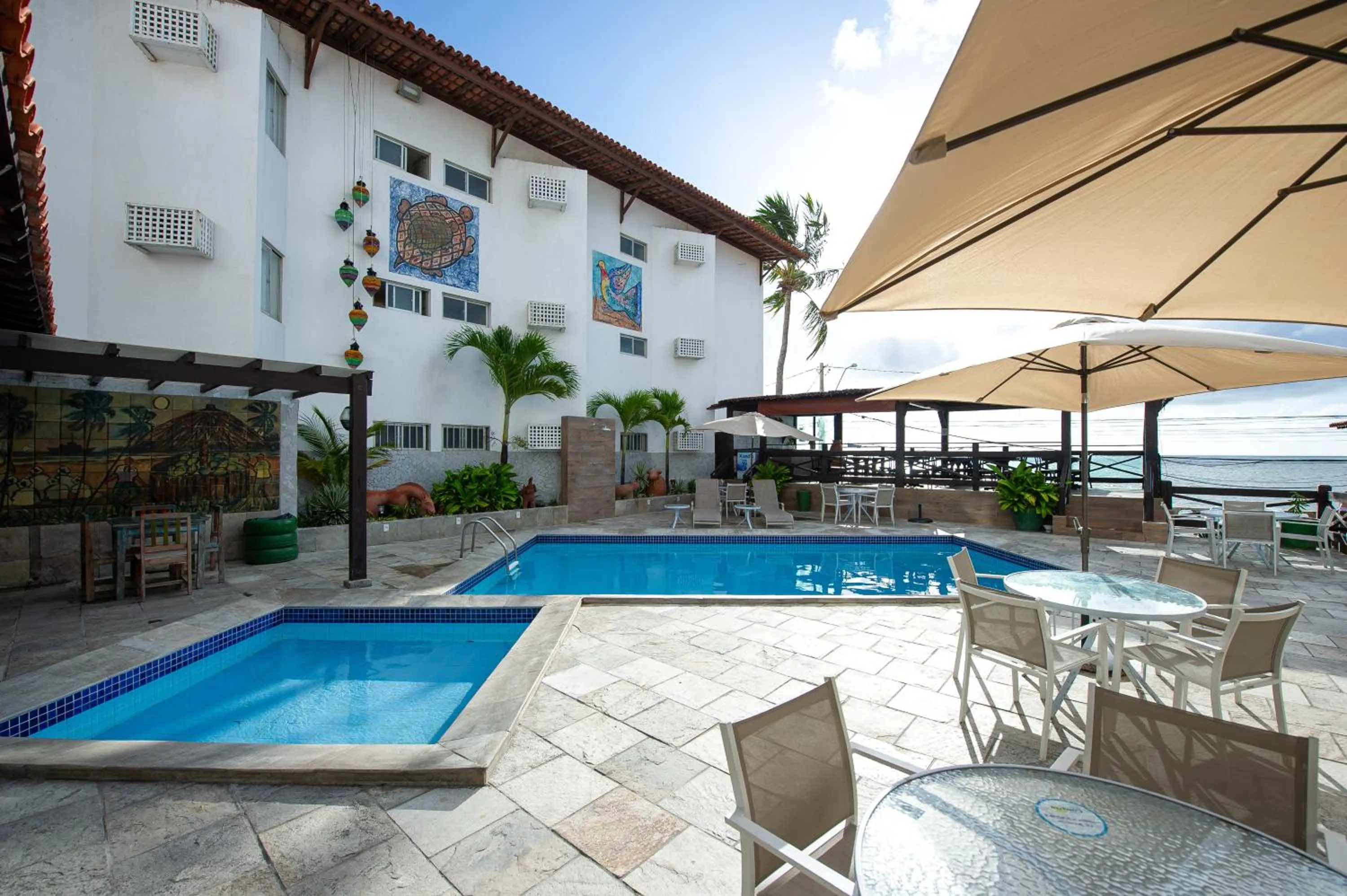 Swimming pool in Hotel Costeiro