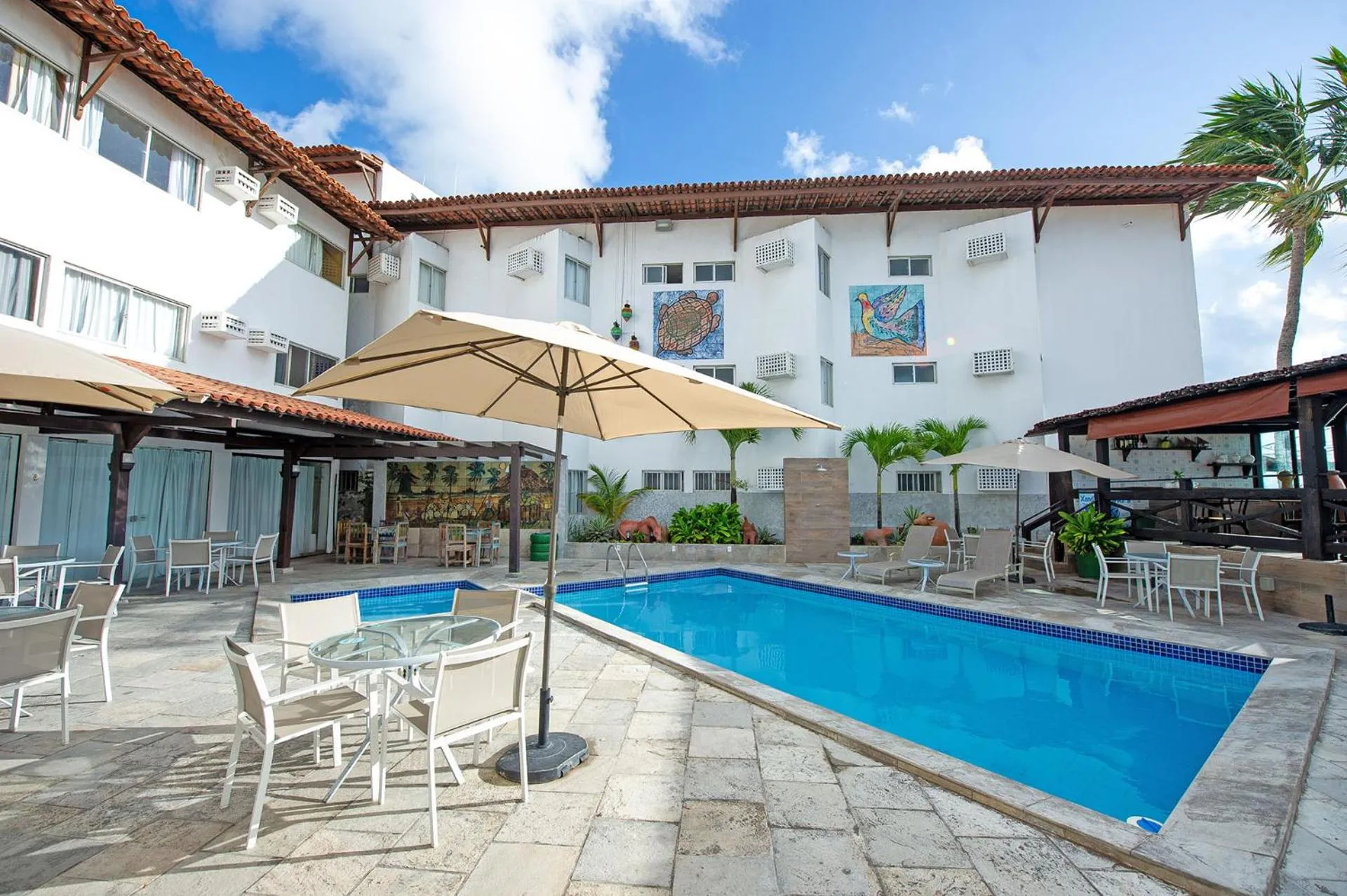 Swimming pool in Hotel Costeiro