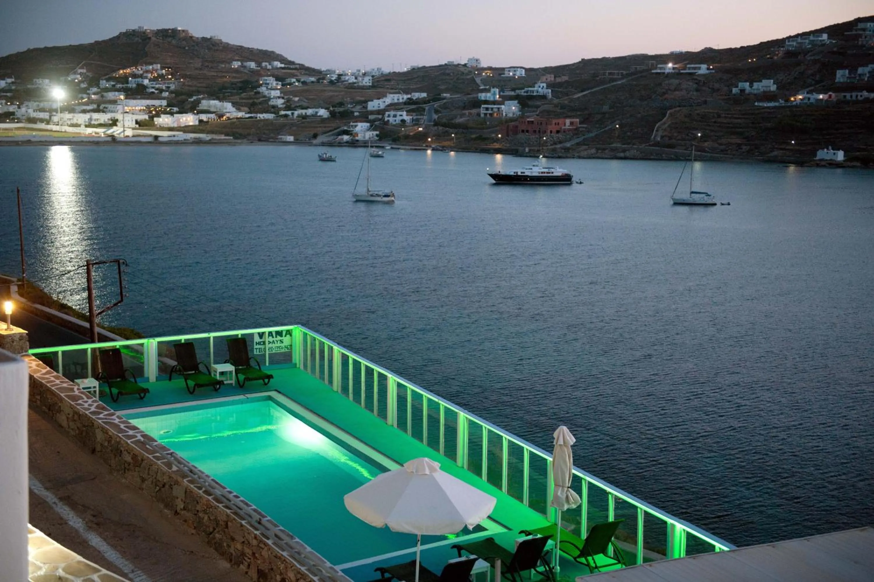 Swimming pool in Vana Holidays