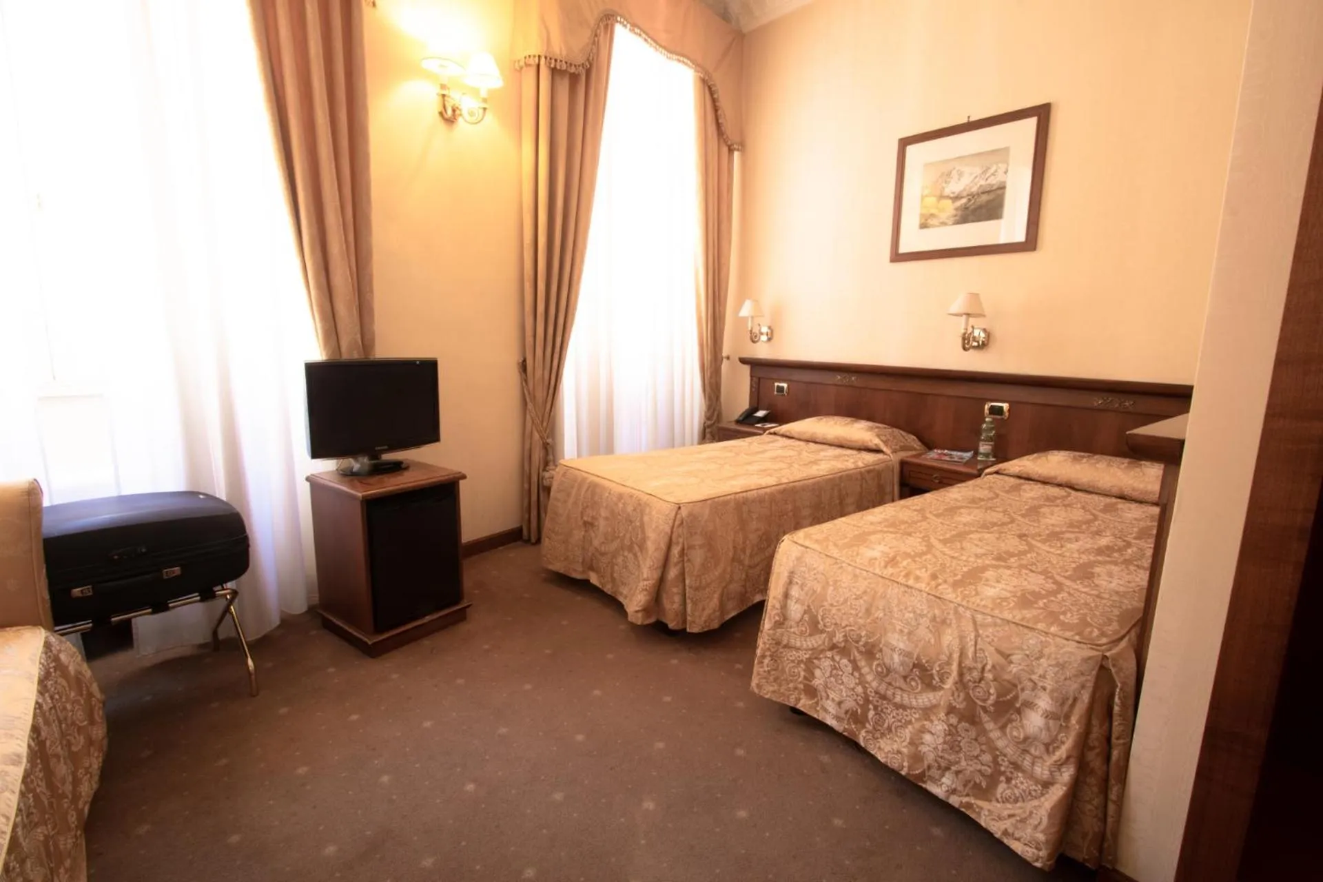 Photo of the whole room, Bed in Hosianum Palace