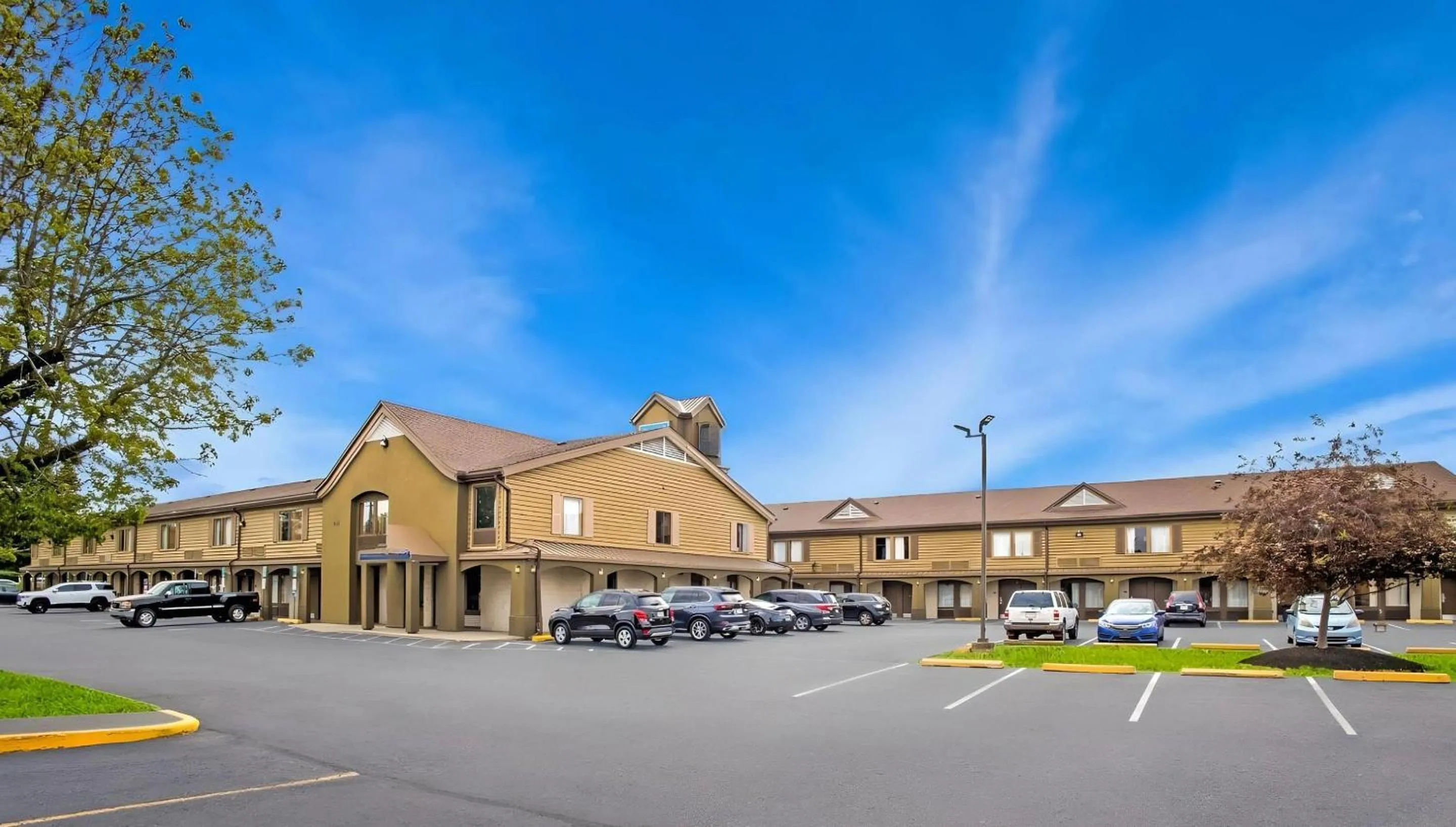 Property building in Econo Lodge Allentown North