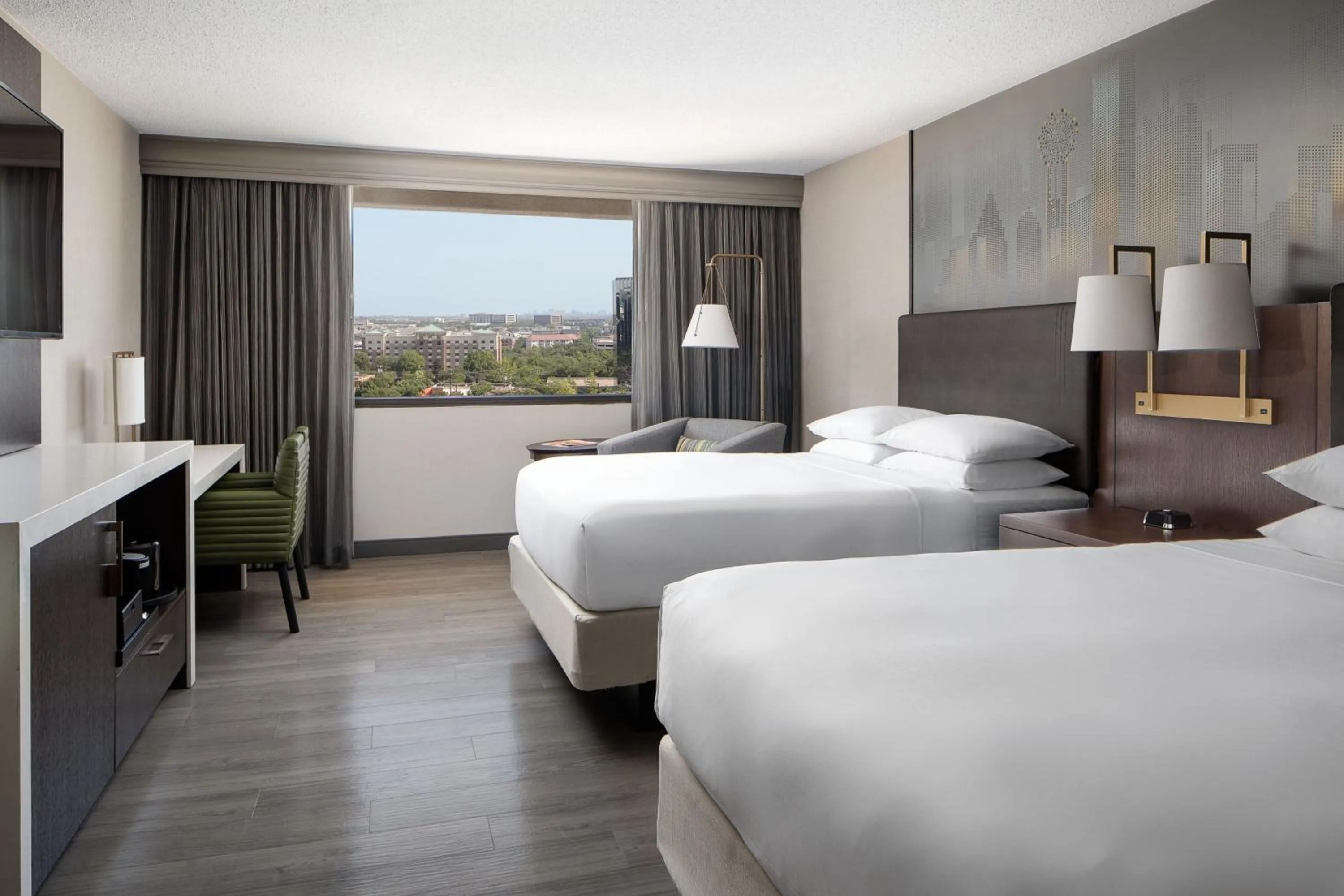 Photo of the whole room, Bed in Dallas-Addison Marriott Quorum by the Galleria