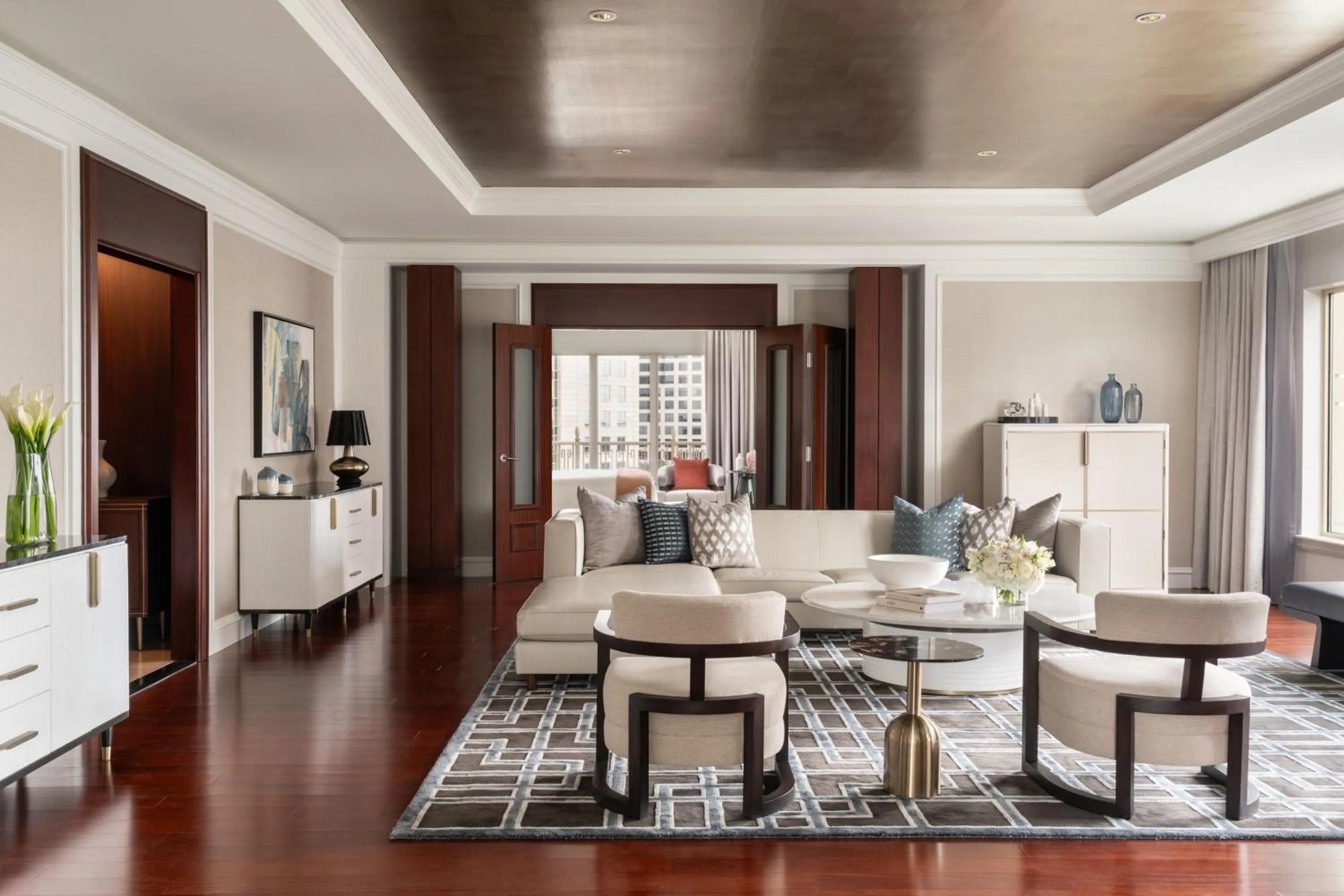 Living room in The Ritz-Carlton, Dallas