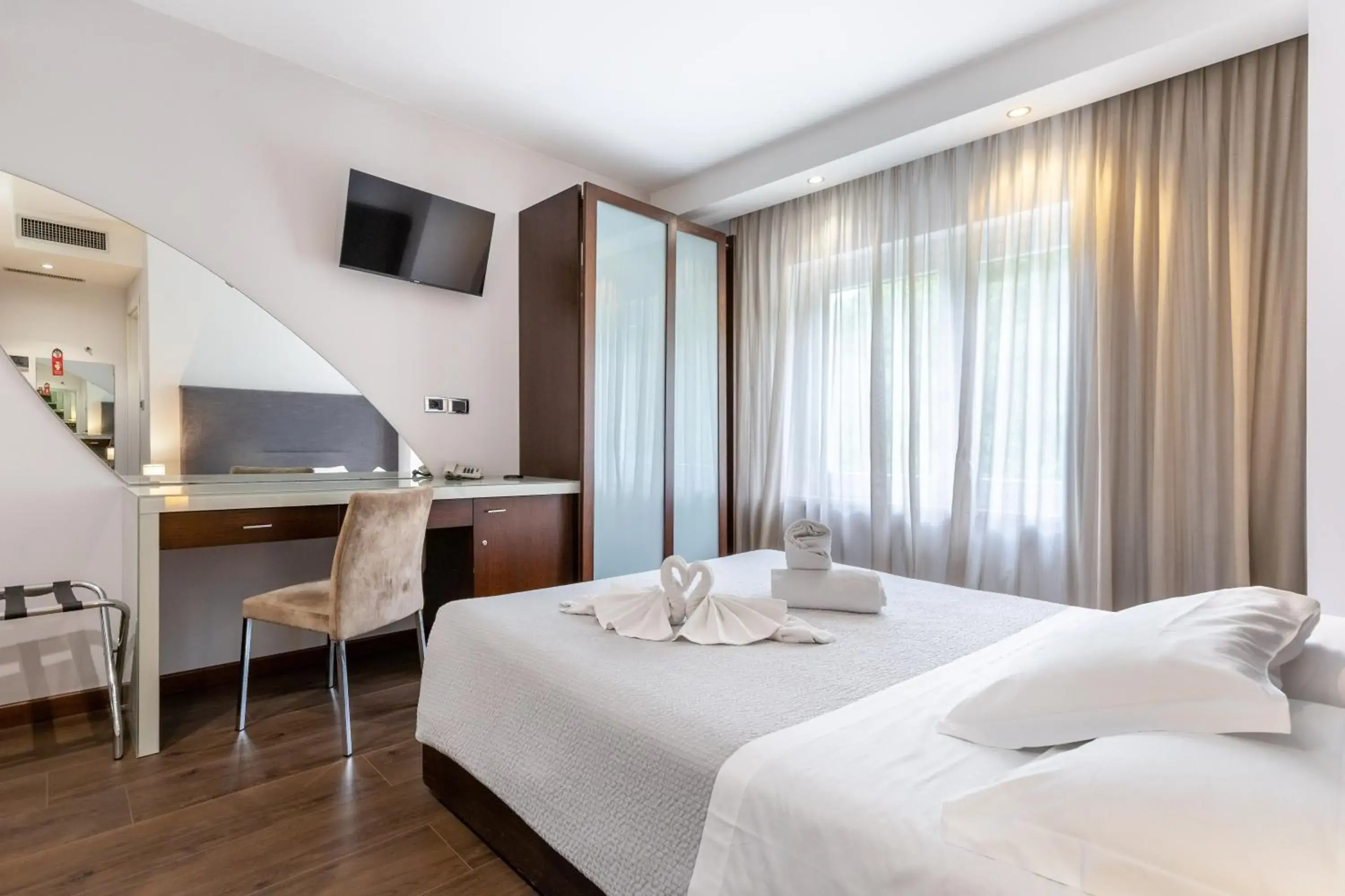 Standard Double Room - single occupancy in Aston Hotel Standard Double Room - single occupancy in Aston Hotel