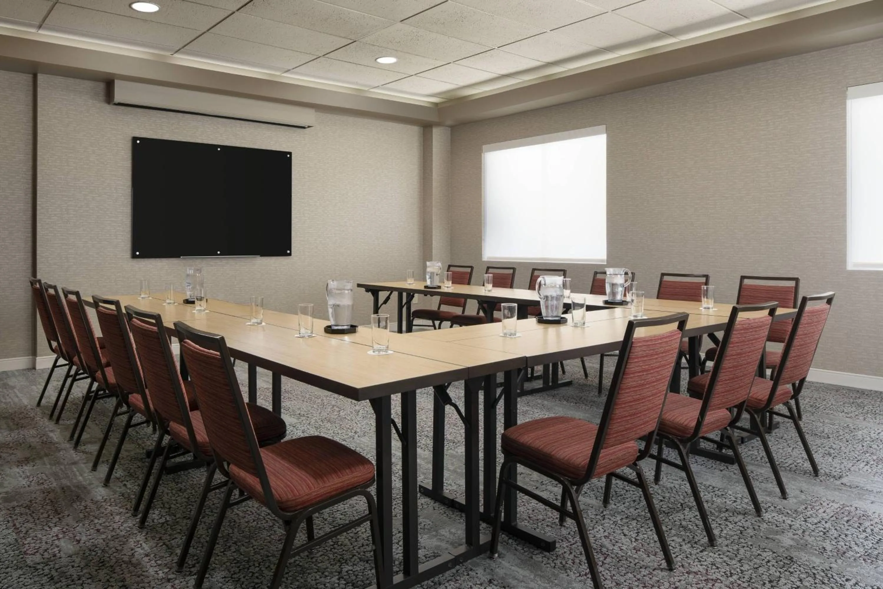 Meeting/conference room in Courtyard by Marriott Denver Airport