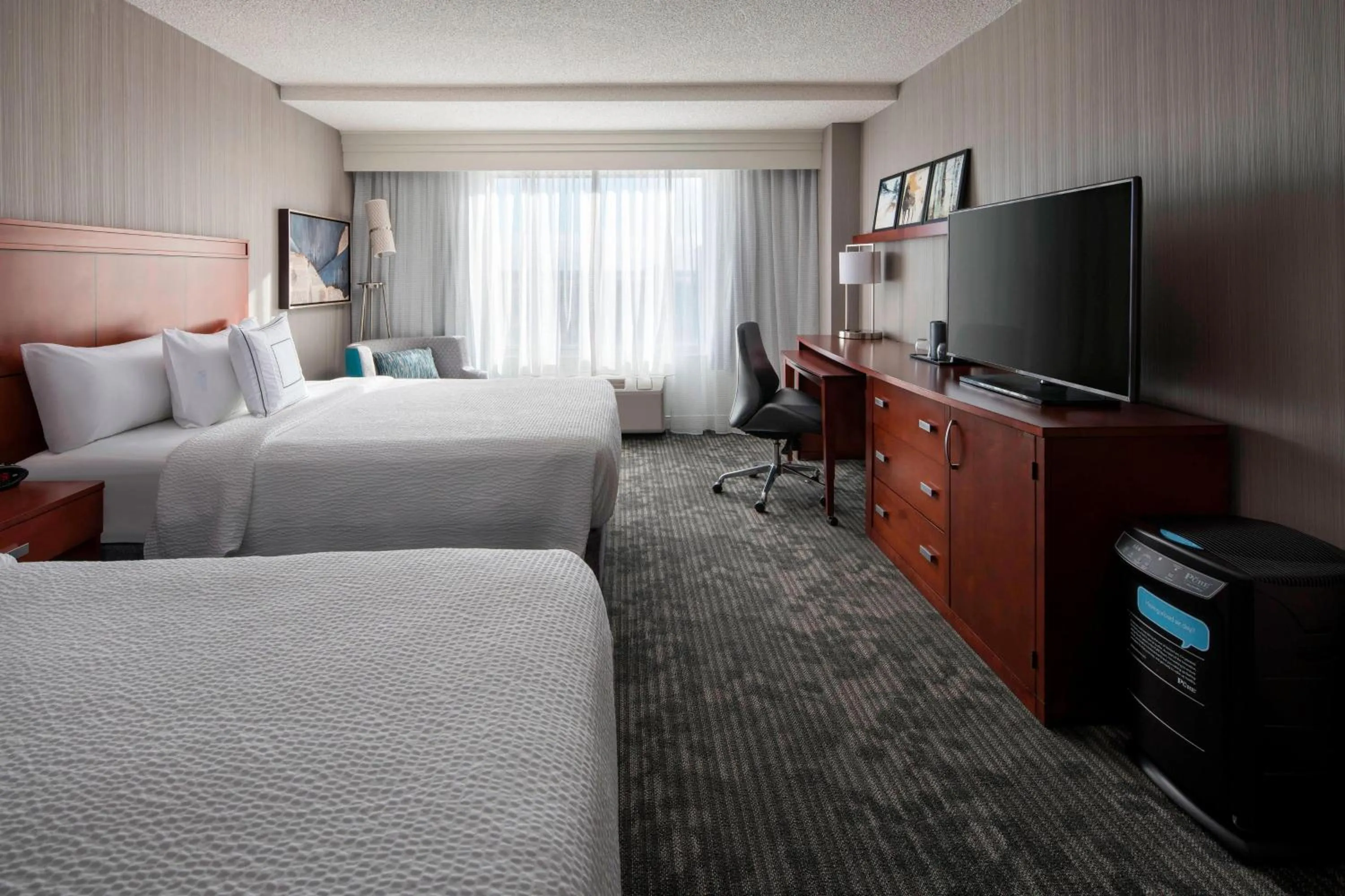 Photo of the whole room, Bed in Courtyard by Marriott Denver Airport