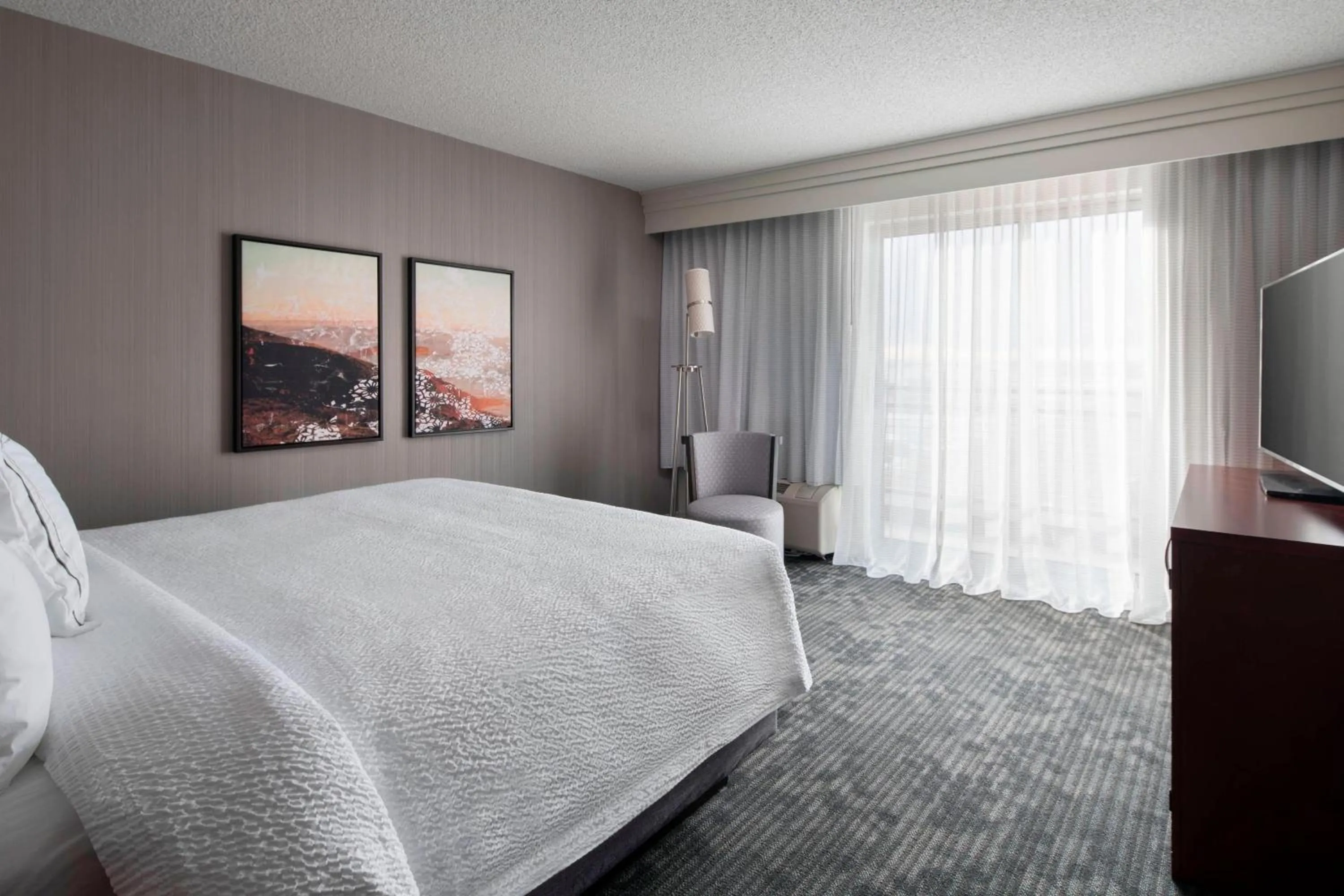 Bedroom, Bed in Courtyard by Marriott Denver Airport