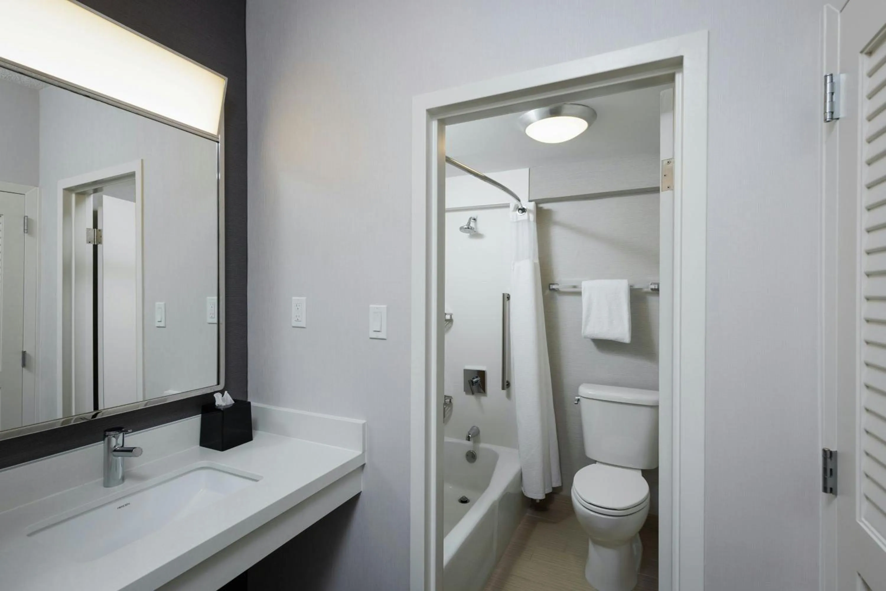 Bathroom in Courtyard by Marriott Denver Central Park