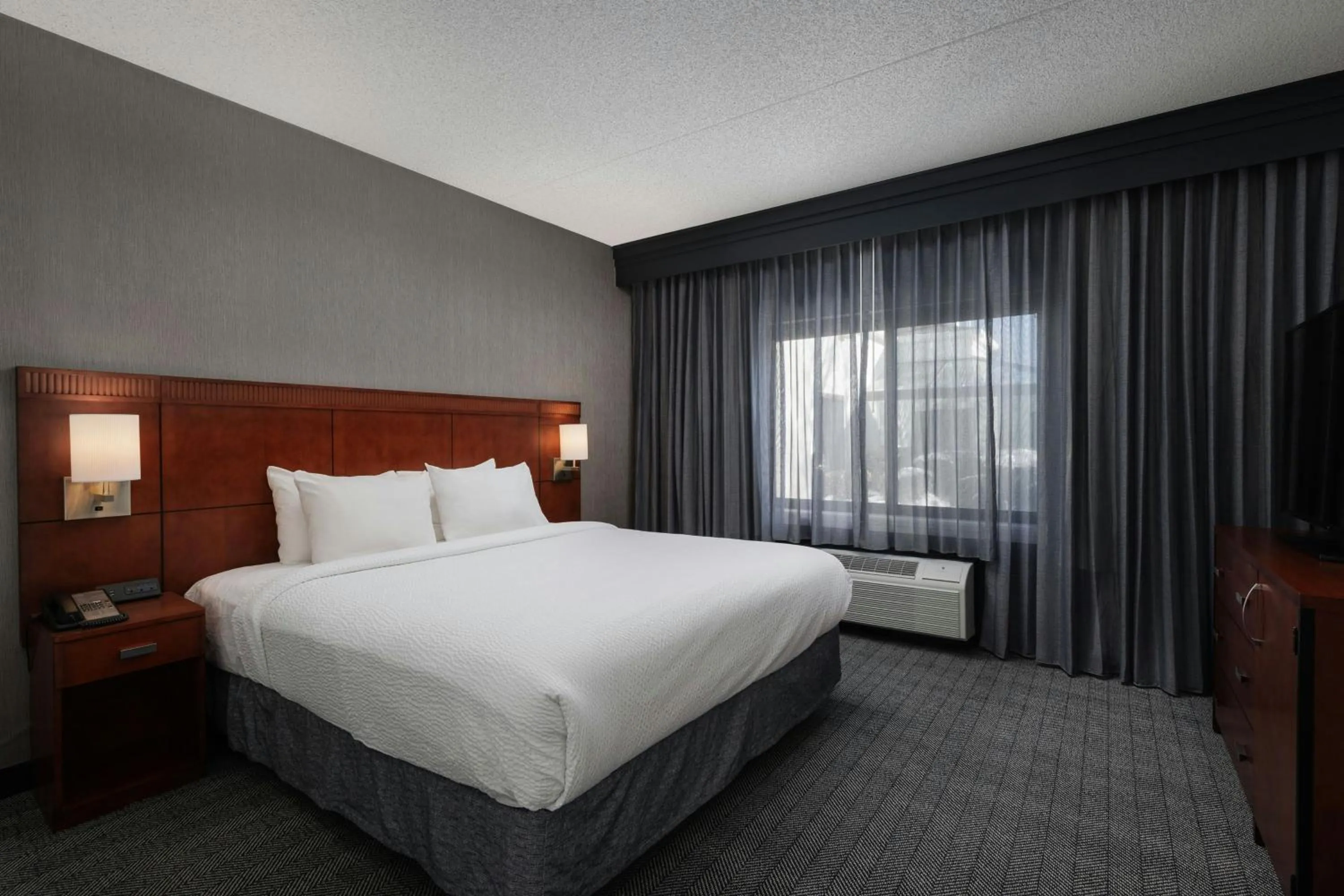 Bedroom, Bed in Courtyard by Marriott Denver Central Park