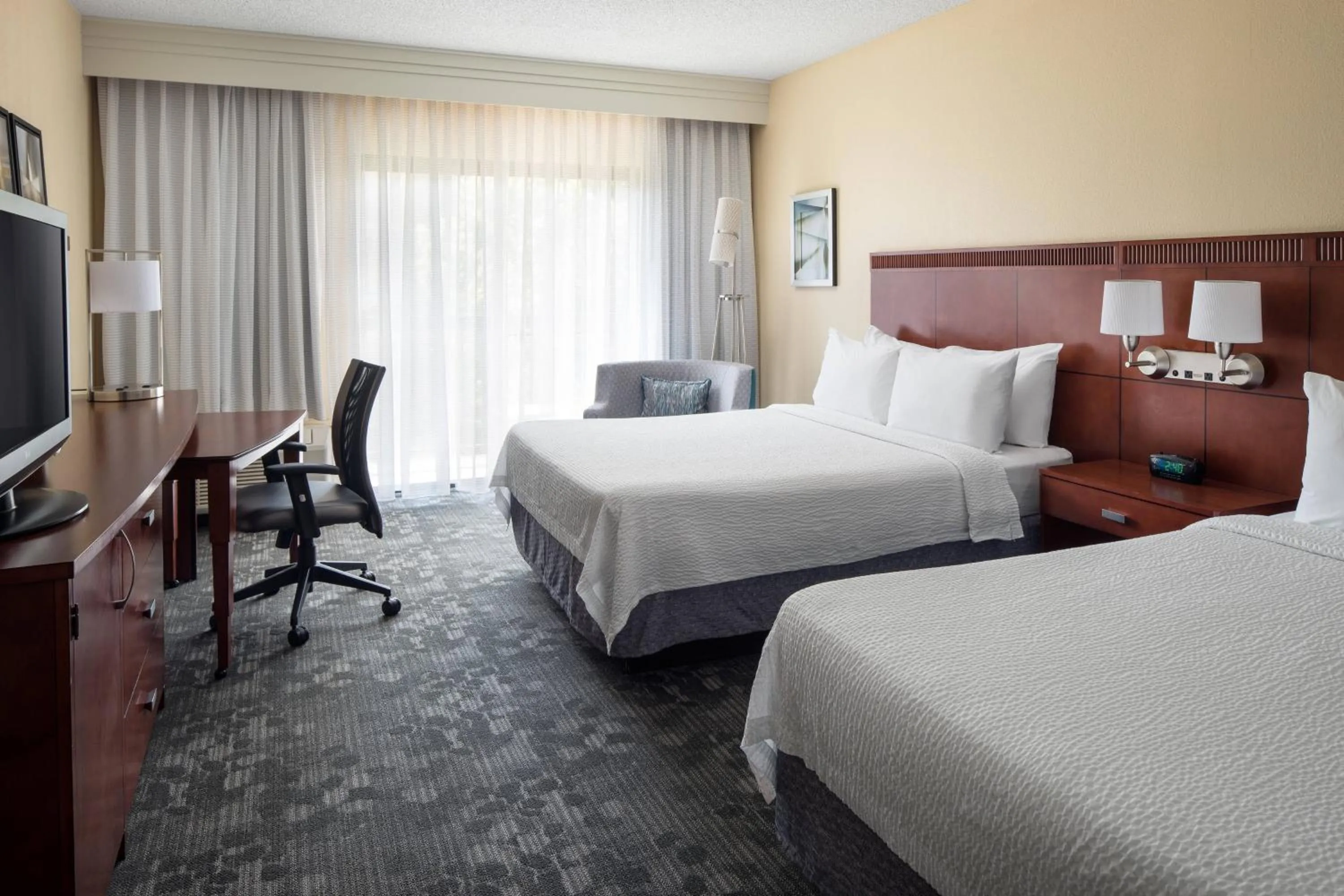 Photo of the whole room, Bed in Courtyard by Marriott Denver Central Park