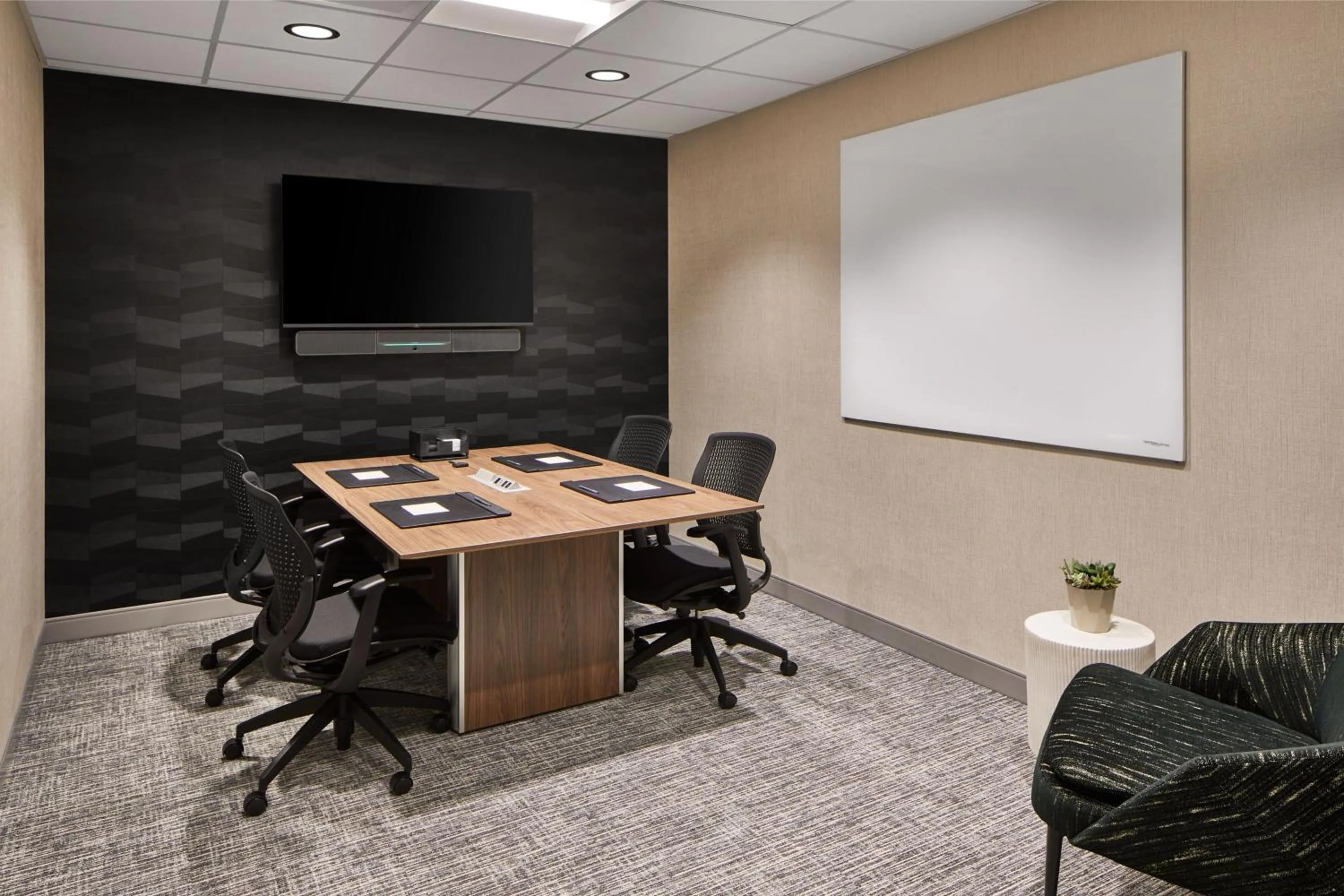Meeting/conference room in Courtyard by Marriott Detroit Downtown