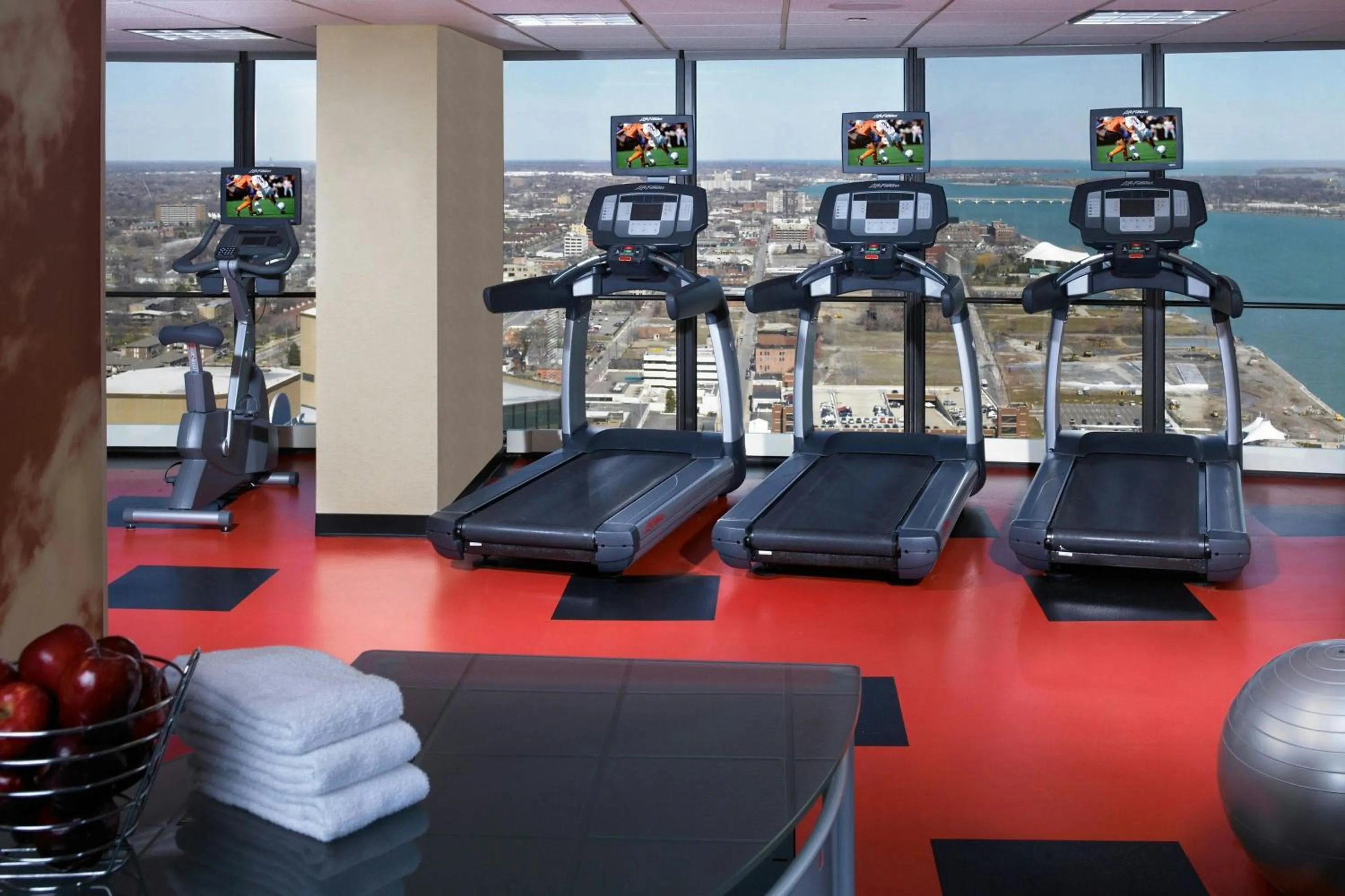 Fitness centre/facilities in Detroit Marriott at the Renaissance Center