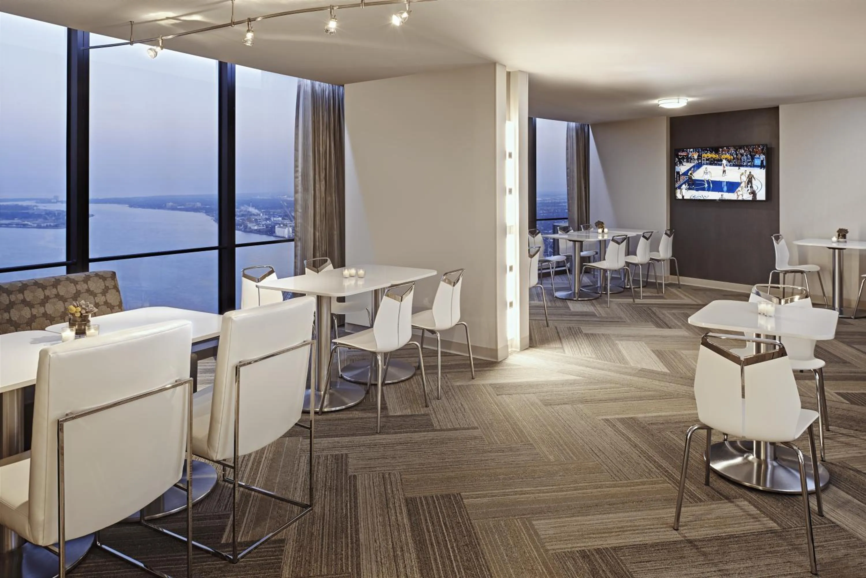 Lounge or bar in Detroit Marriott at the Renaissance Center