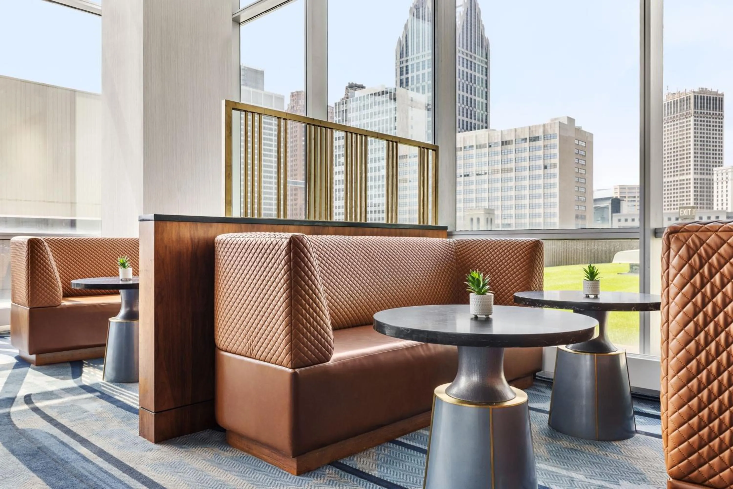 Lounge or bar in Detroit Marriott at the Renaissance Center