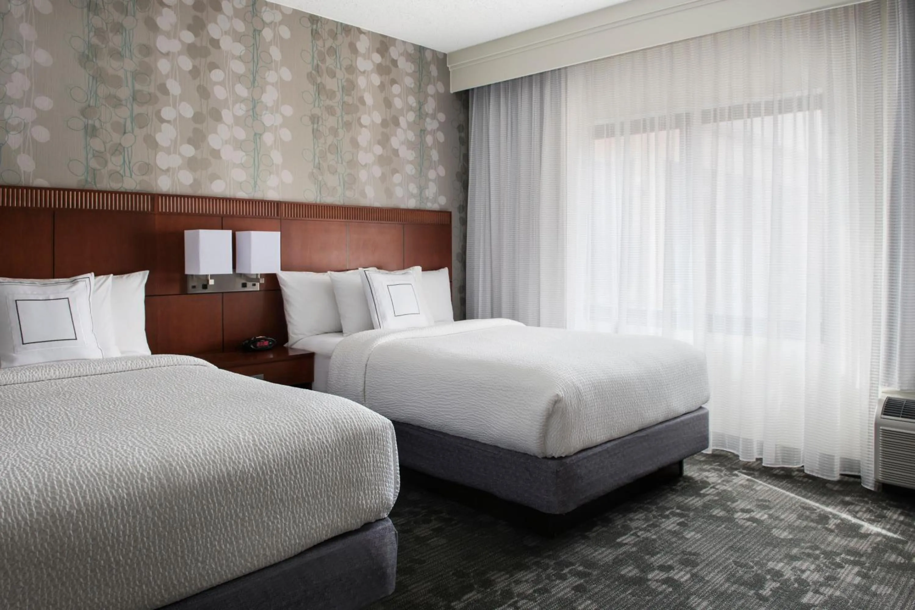 Photo of the whole room, Bed in Courtyard by Marriott Mahwah